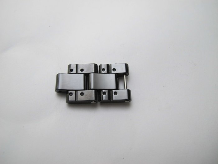 CHANEL 香奈兒 J12 黑色陶瓷錶目 寬度18mm 標價為一目價格 售出不退換 2