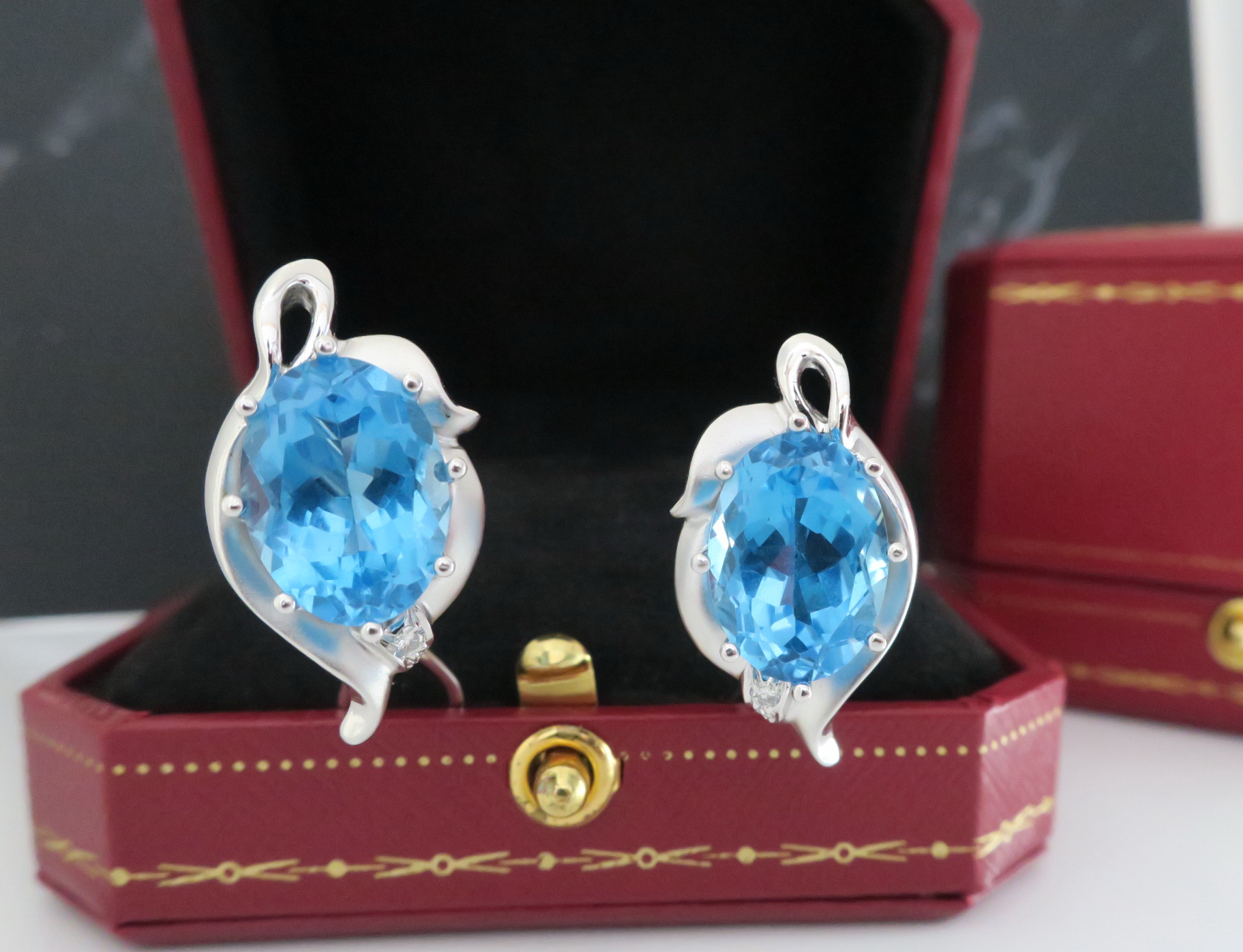 天然 海藍寶石 耳環/耳飾 18K白金 極度搶眼 高貴不貴