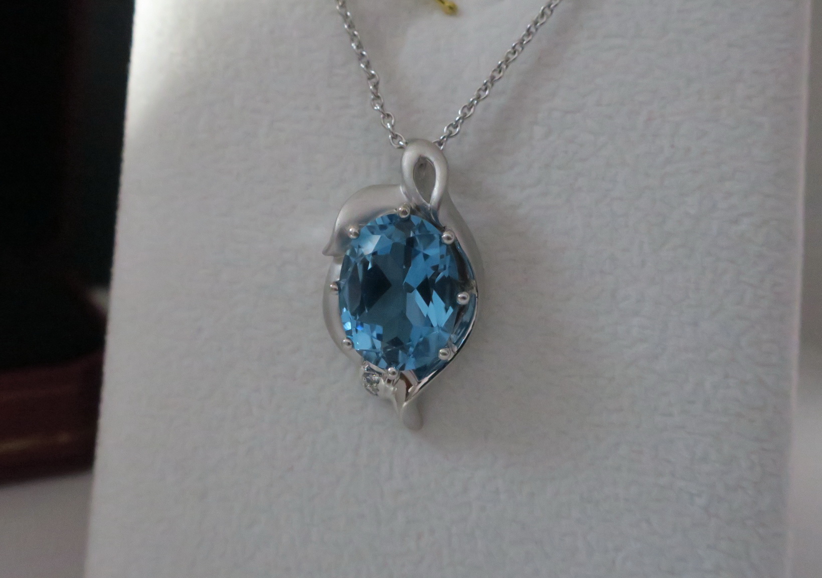 天然 海藍寶石 鑲鑽項鍊/墬子 18K白金 極度搶眼 高貴不貴