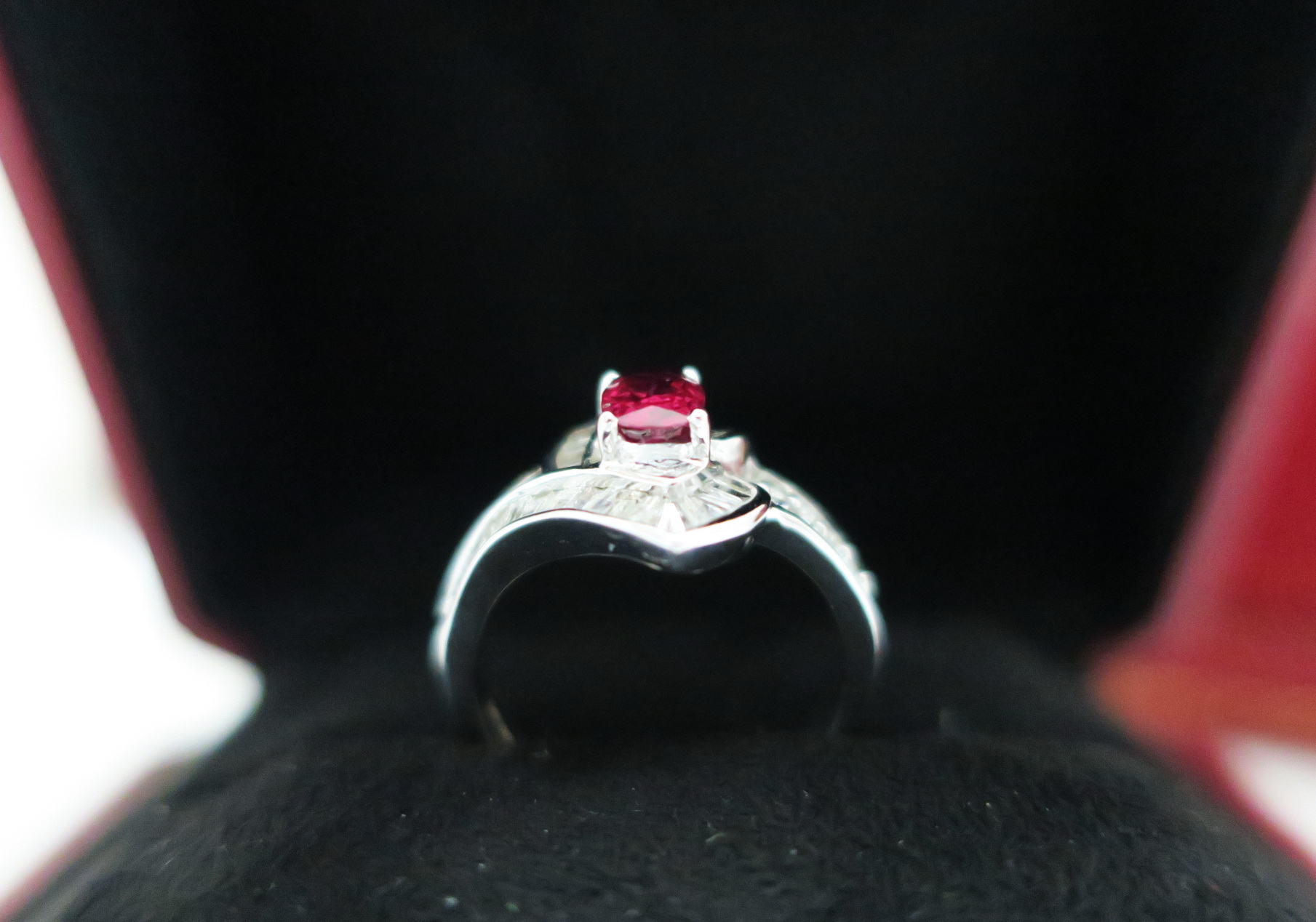 天然 紅寶石57分 鑲崁 鑽石 梯鑽 戒台/戒指 18K金 4
