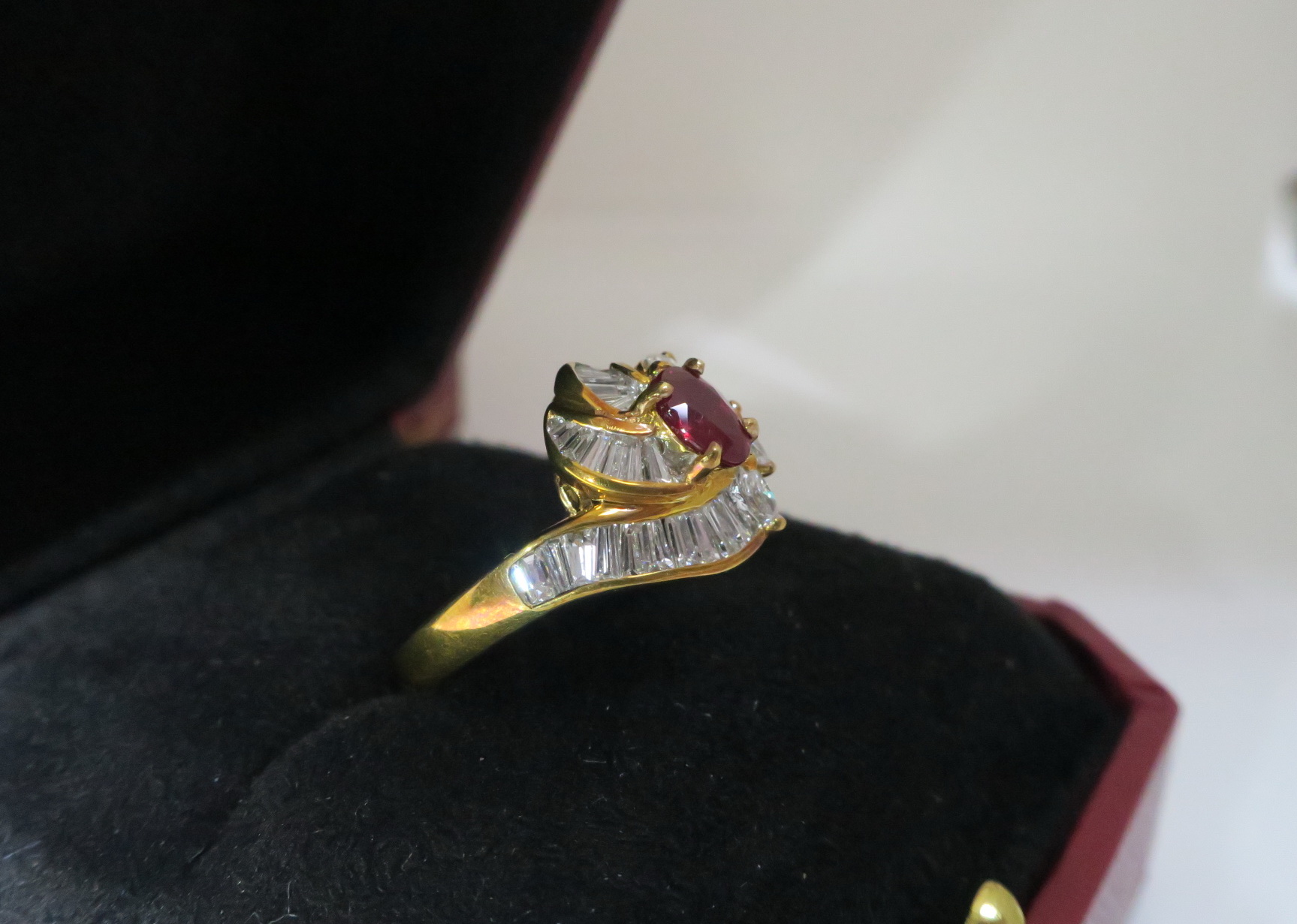 天然 紅寶石87分 鑲崁 鑽石/梯鑽/馬眼鑽 總重1.13克拉 戒台/戒指 18K金 3