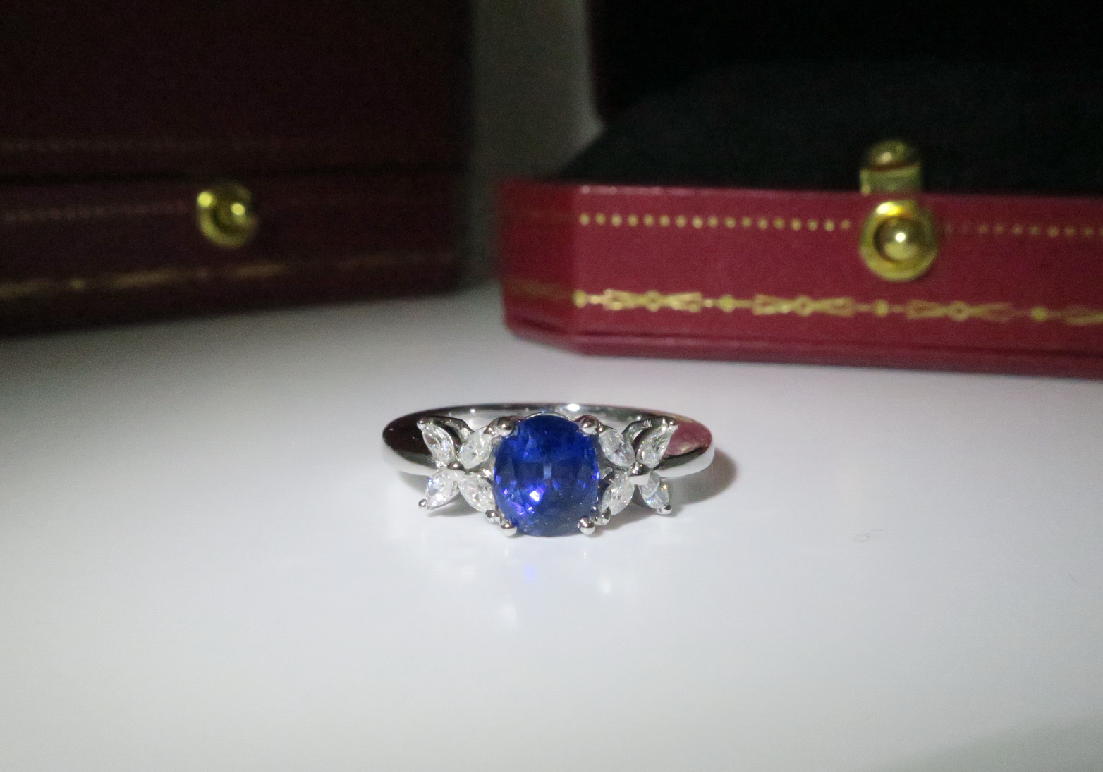 天然 頂級藍寶石1.64克拉 鑲崁 馬眼鑽石1.39克拉 戒台/戒指 18K金 4
