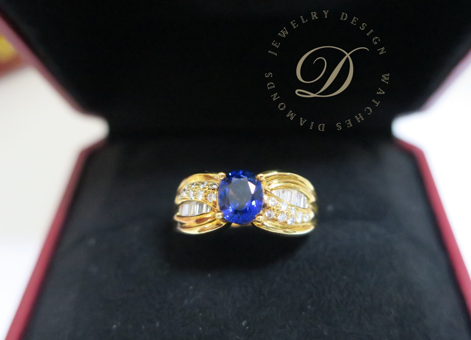 天然 藍寶石1.13克拉 鑲崁 鑽石/梯鑽共重0.45克拉 戒台/戒指 18K金