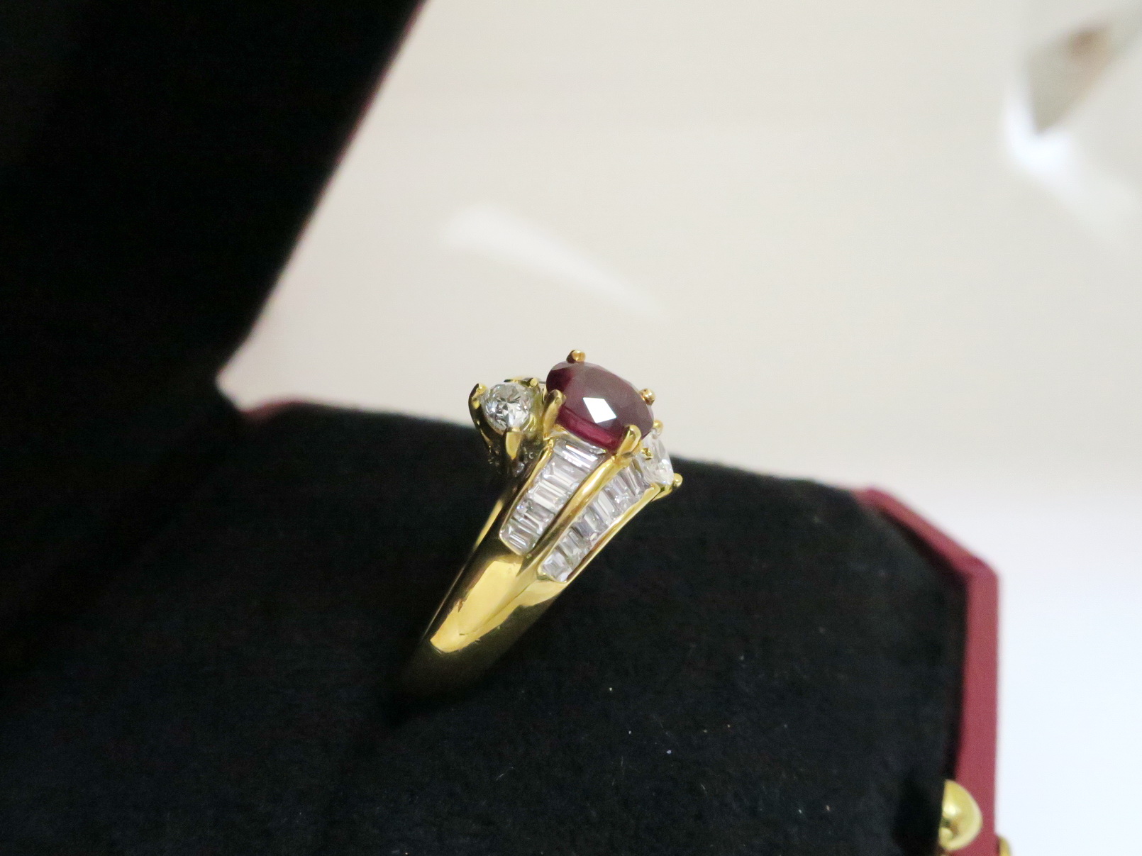 天然 紅寶石1.14克拉 鑲崁 鑽石/梯鑽/水滴鑽 戒台/戒指 18K金 3