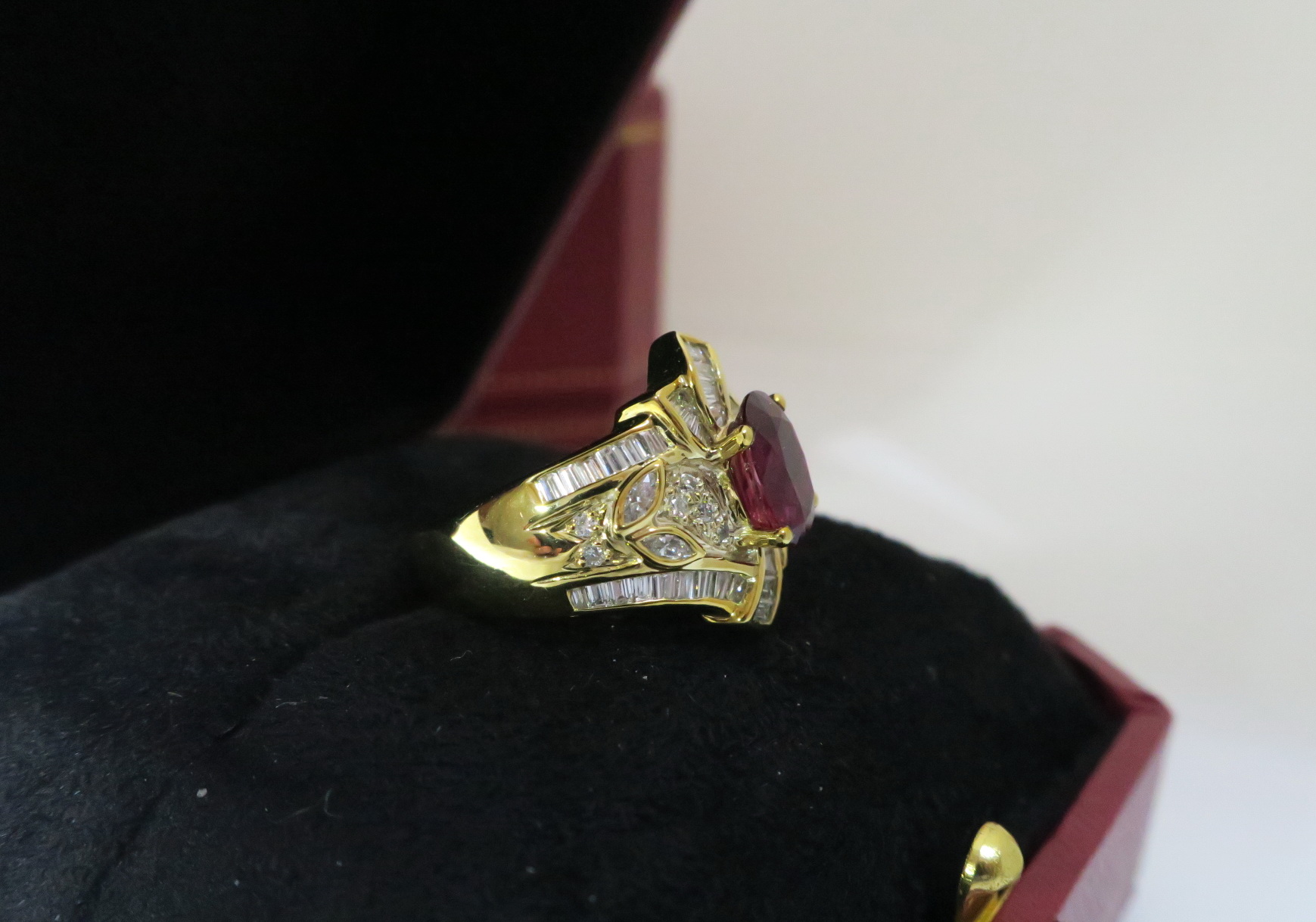天然 紅寶石1.73克拉 鑲崁 鑽石/梯鑽/馬眼鑽 戒台/戒指 18K金 3