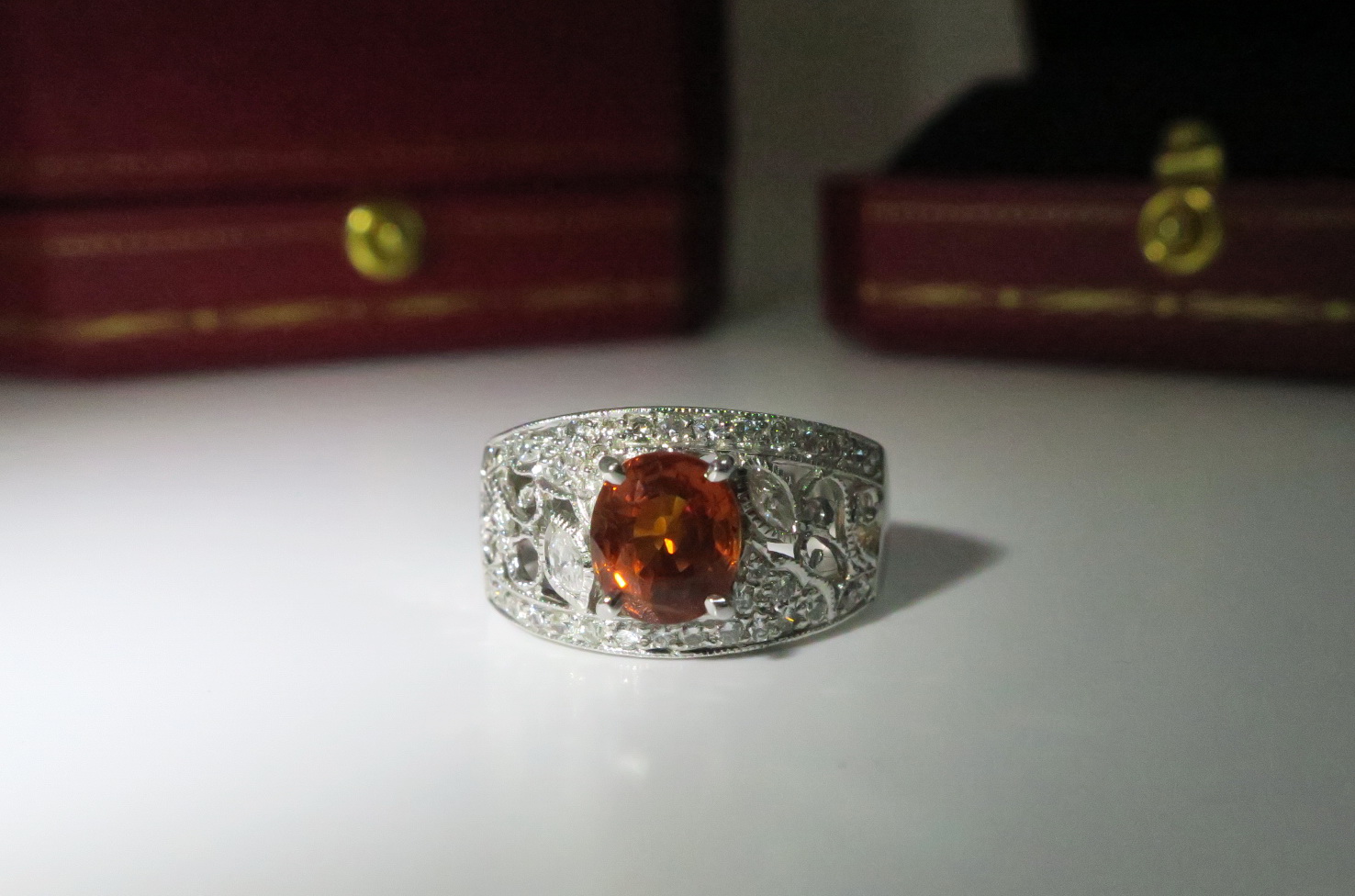 天然 黃寶石/黃金寶石1.79克拉 鑲崁 鑽石/馬眼鑽 縷空造型 戒台/戒指 18K金 4