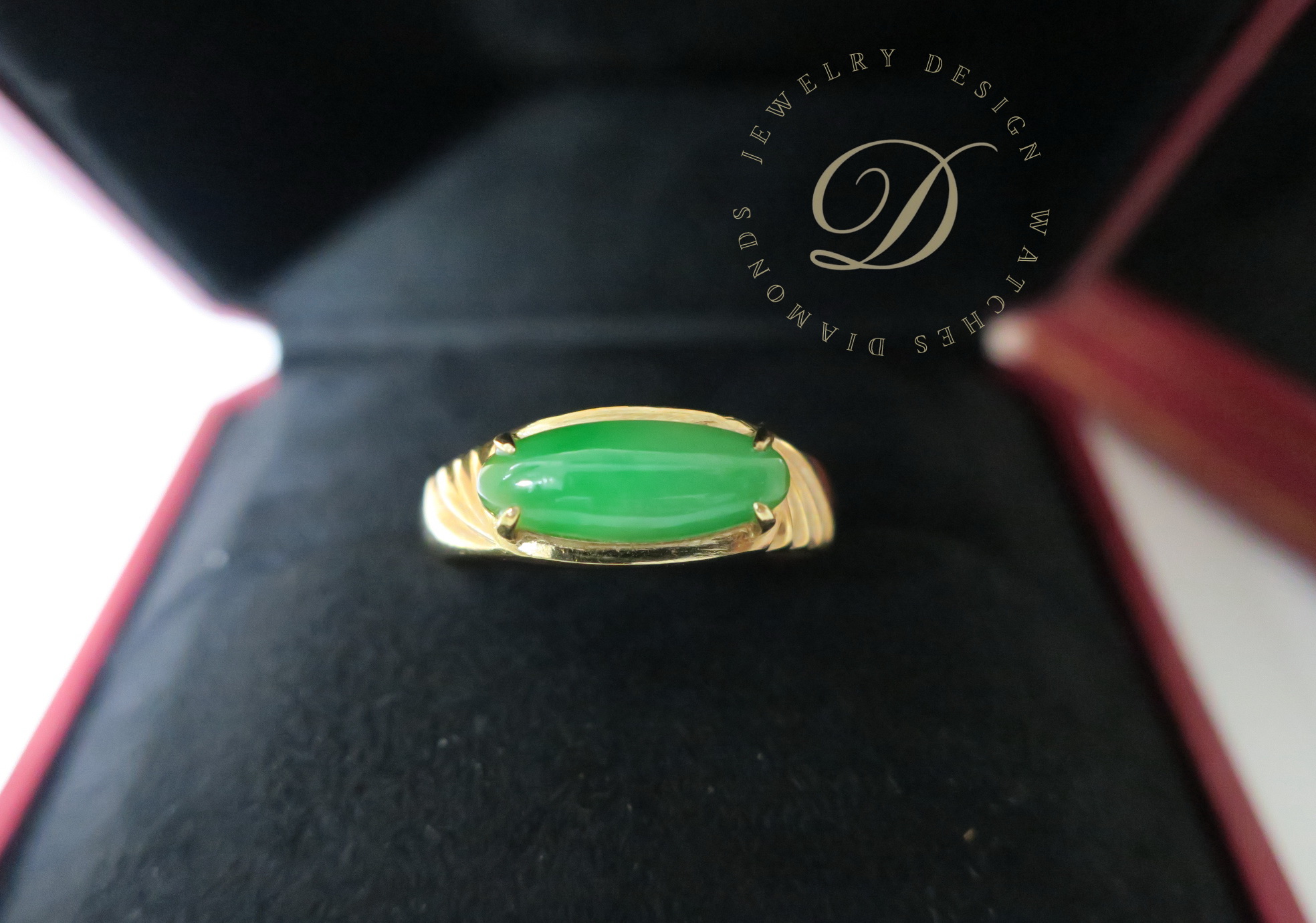 天然翡翠 B貨 戒指 18K金戒台 身上帶點綠顯落落大方