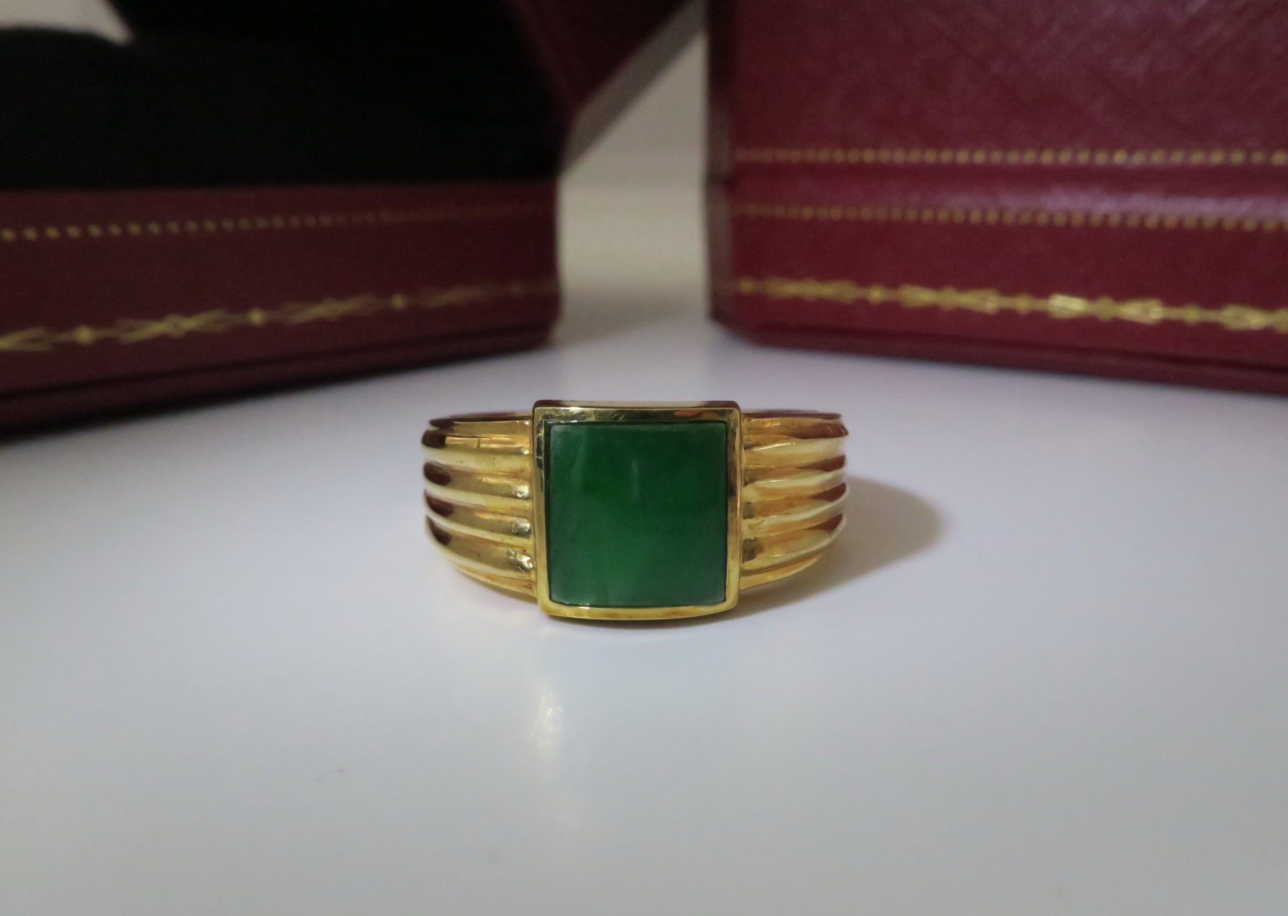 天然翡翠 B貨 戒指 18K金戒台 身上帶點綠顯落落大方 6