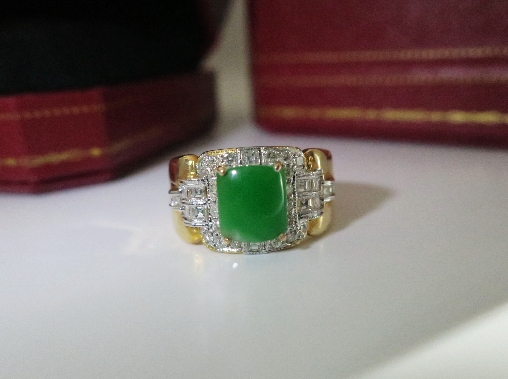 天然翡翠 B貨 戒指 18K金鑲真鑽戒台 身上帶點綠顯落落大方 4