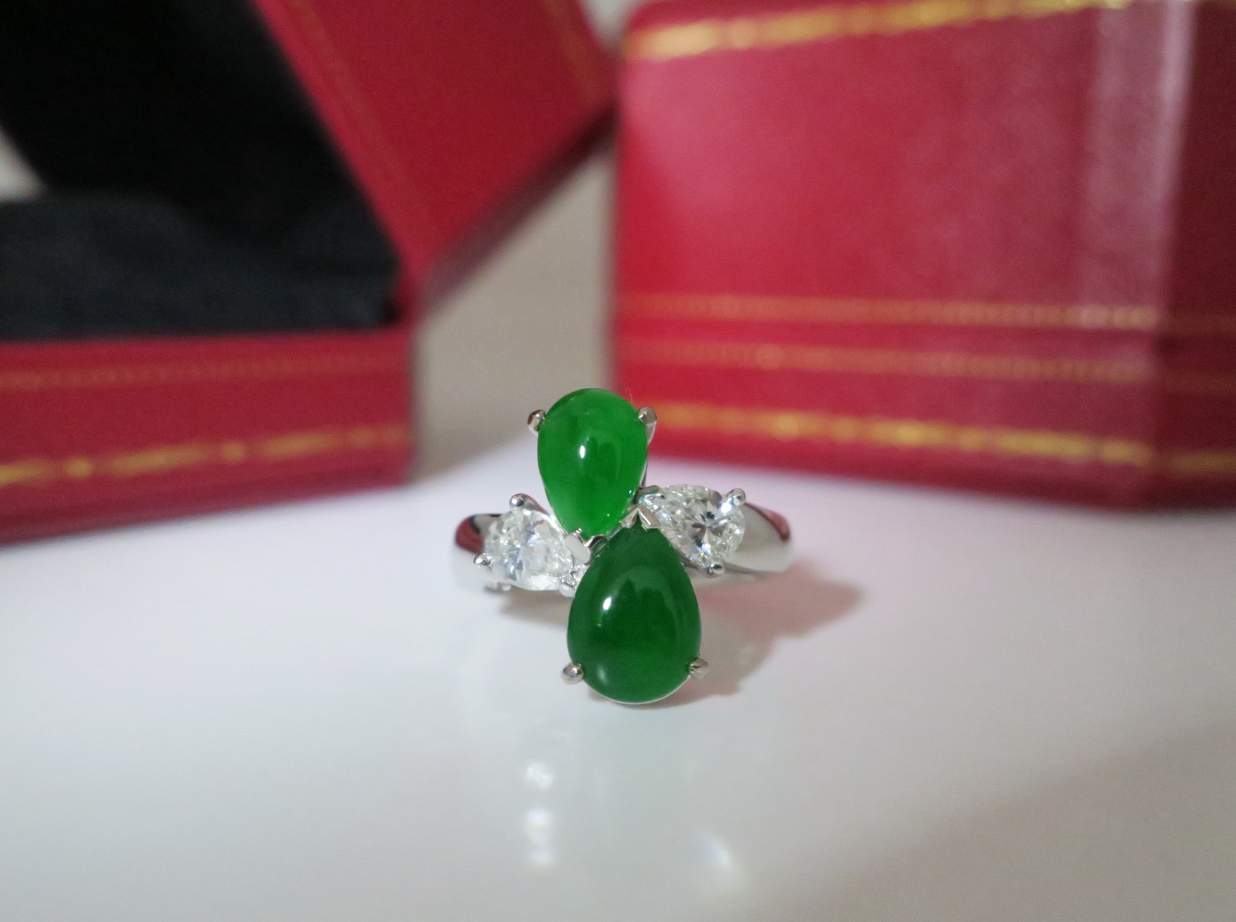 天然 頂級 A貨翡翠 水滴型 戒指 18K金戒台 身上帶點綠顯落落大方 4