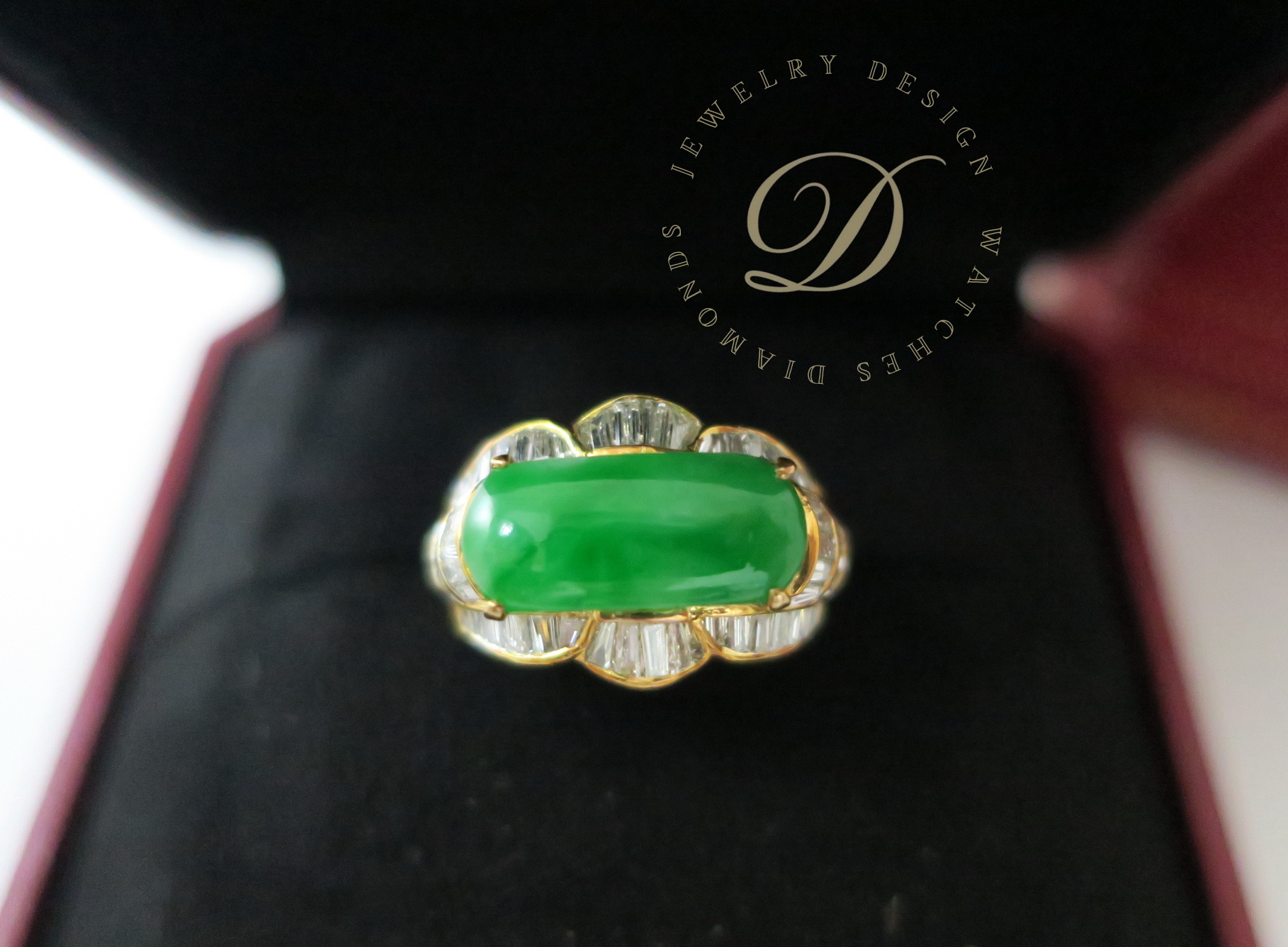 天然 高品質 A貨翡翠 鑲鑽戒指 18K金戒台 身上帶點綠顯落落大方