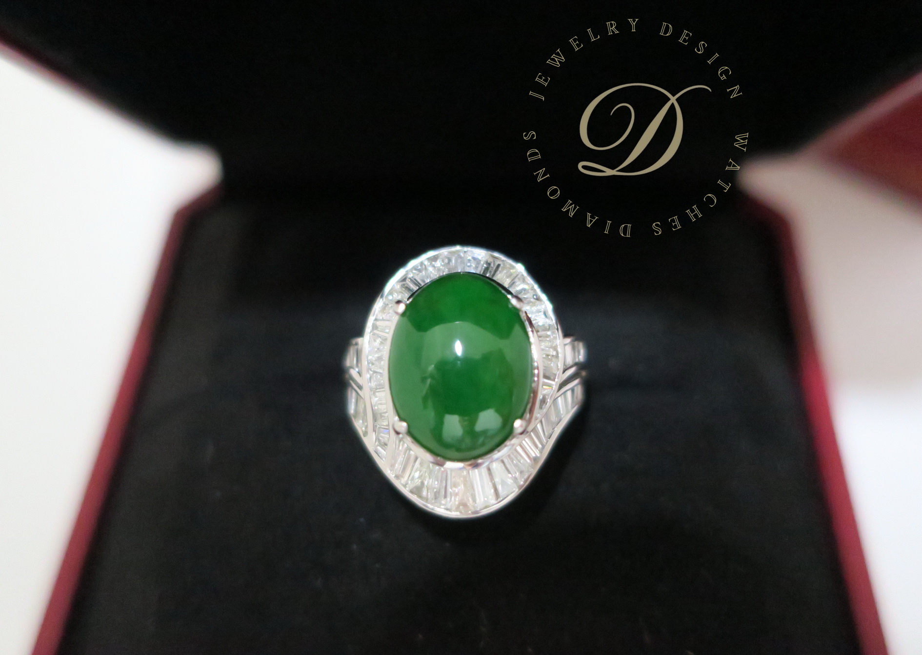 天然 高品質 A貨翡翠 滿鑲梯鑽戒指 18K白金戒台 身上帶點綠顯落落大方