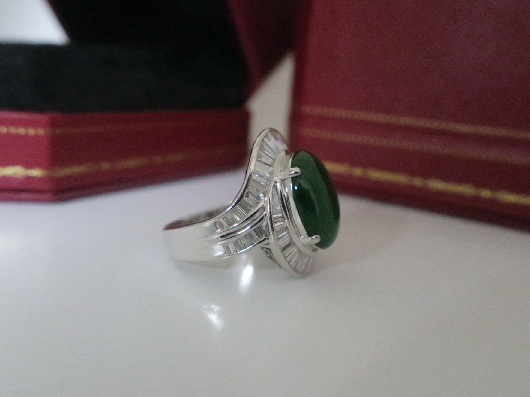 天然 高品質 A貨翡翠 滿鑲梯鑽戒指 18K白金戒台 身上帶點綠顯落落大方 6