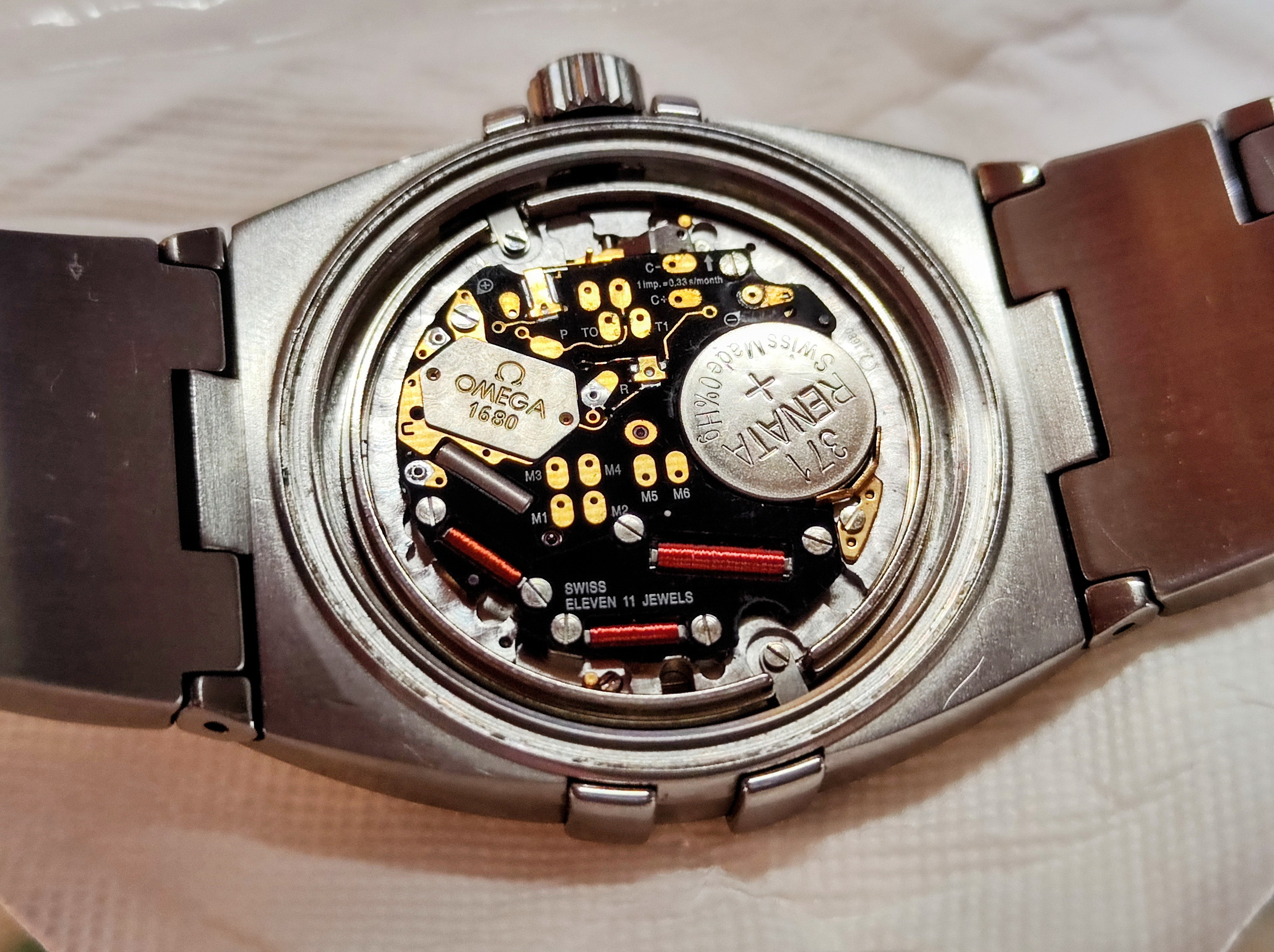 OMEGA 星座系列 雙鷹 萬年曆 黑色面盤 錶徑36mm 羅馬數字 溫度補償 石英萬年曆機芯 絕版品~原廠盒裝 海馬可參考 8