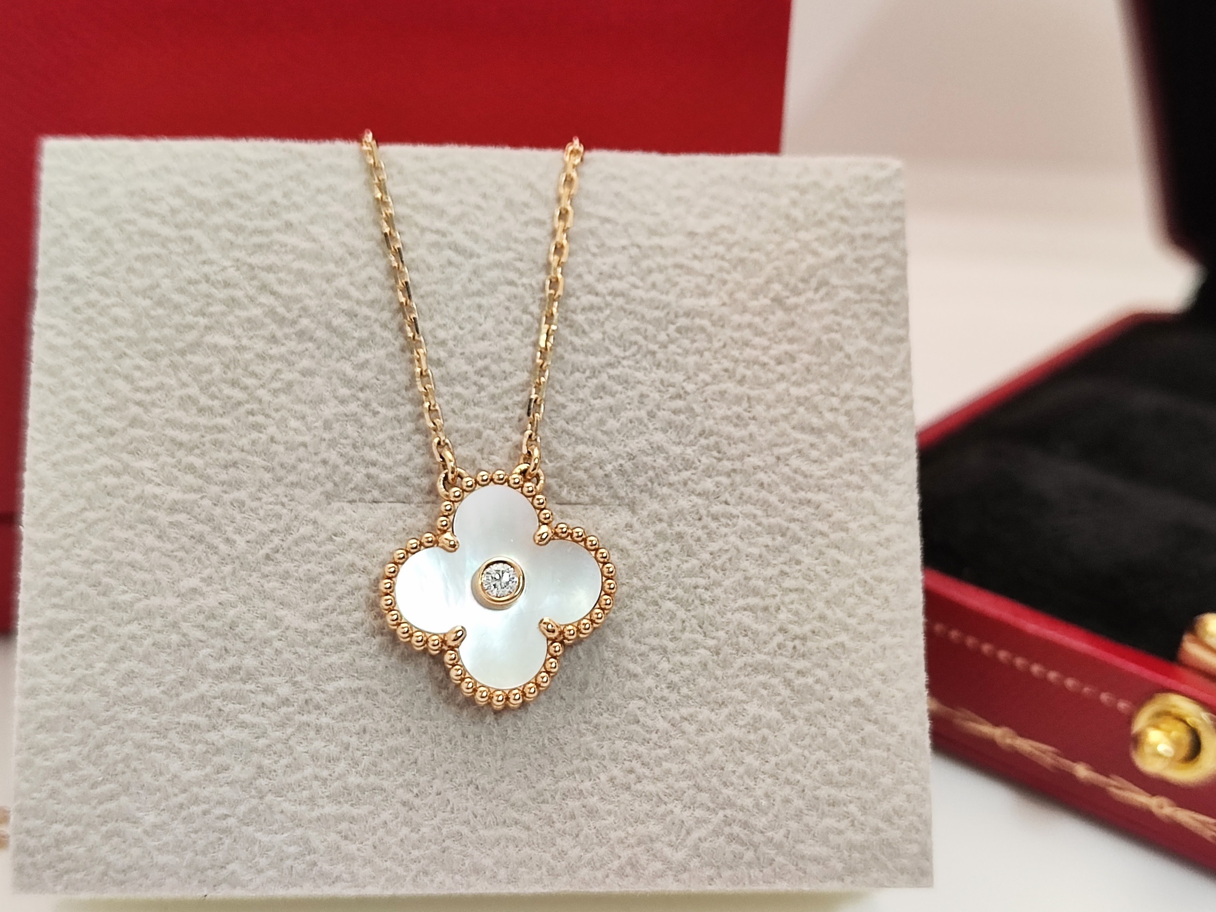 小資首選 幸運草 四葉草項鍊/吊墬 18K金 白色珍珠母貝 鑲天然真鑽 優雅迷人