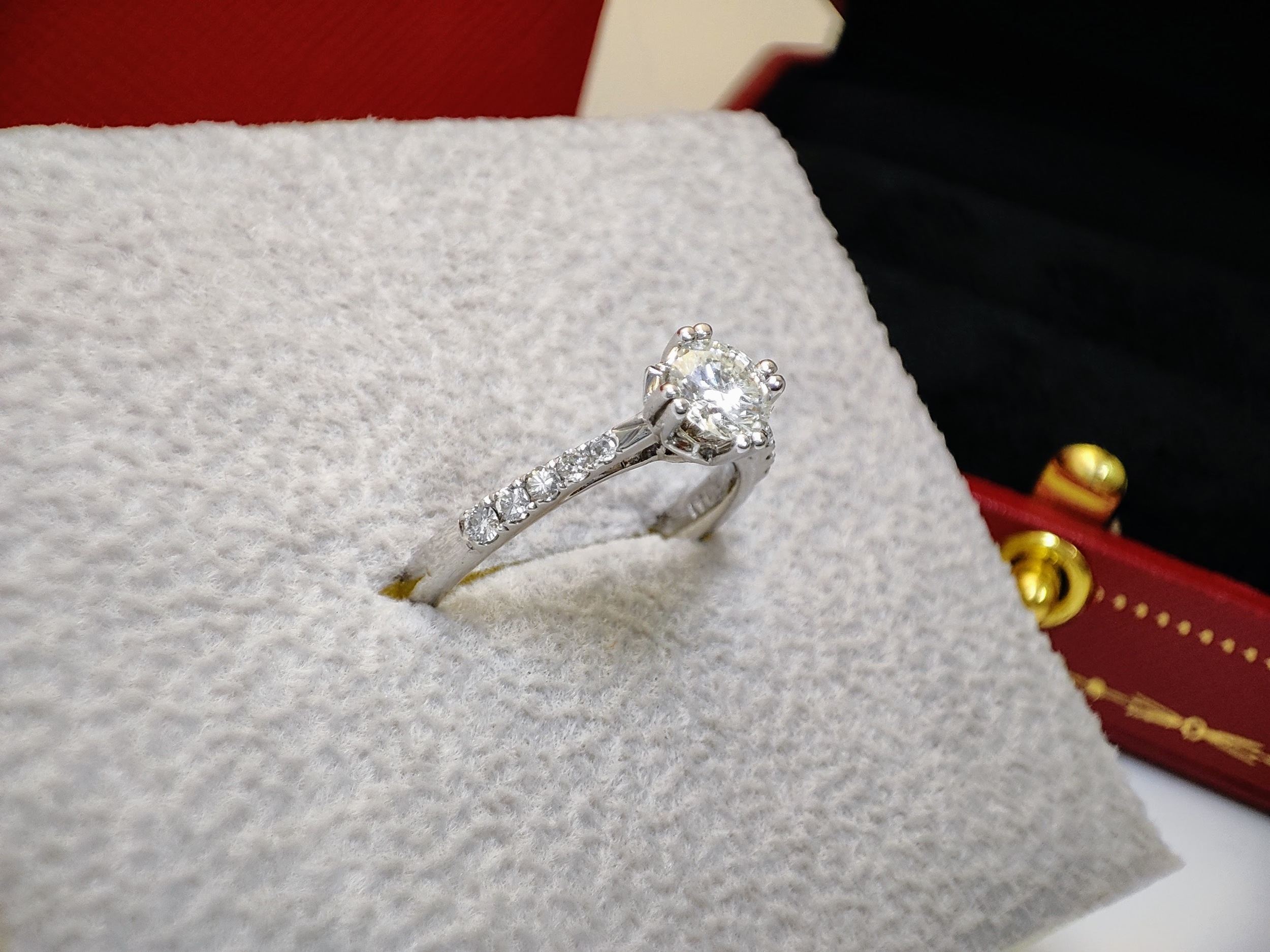 天然 鑽石戒指 四爪鑲鑽造型 國內證書 主鑽41分 8心8箭車工 閃閃動人 2