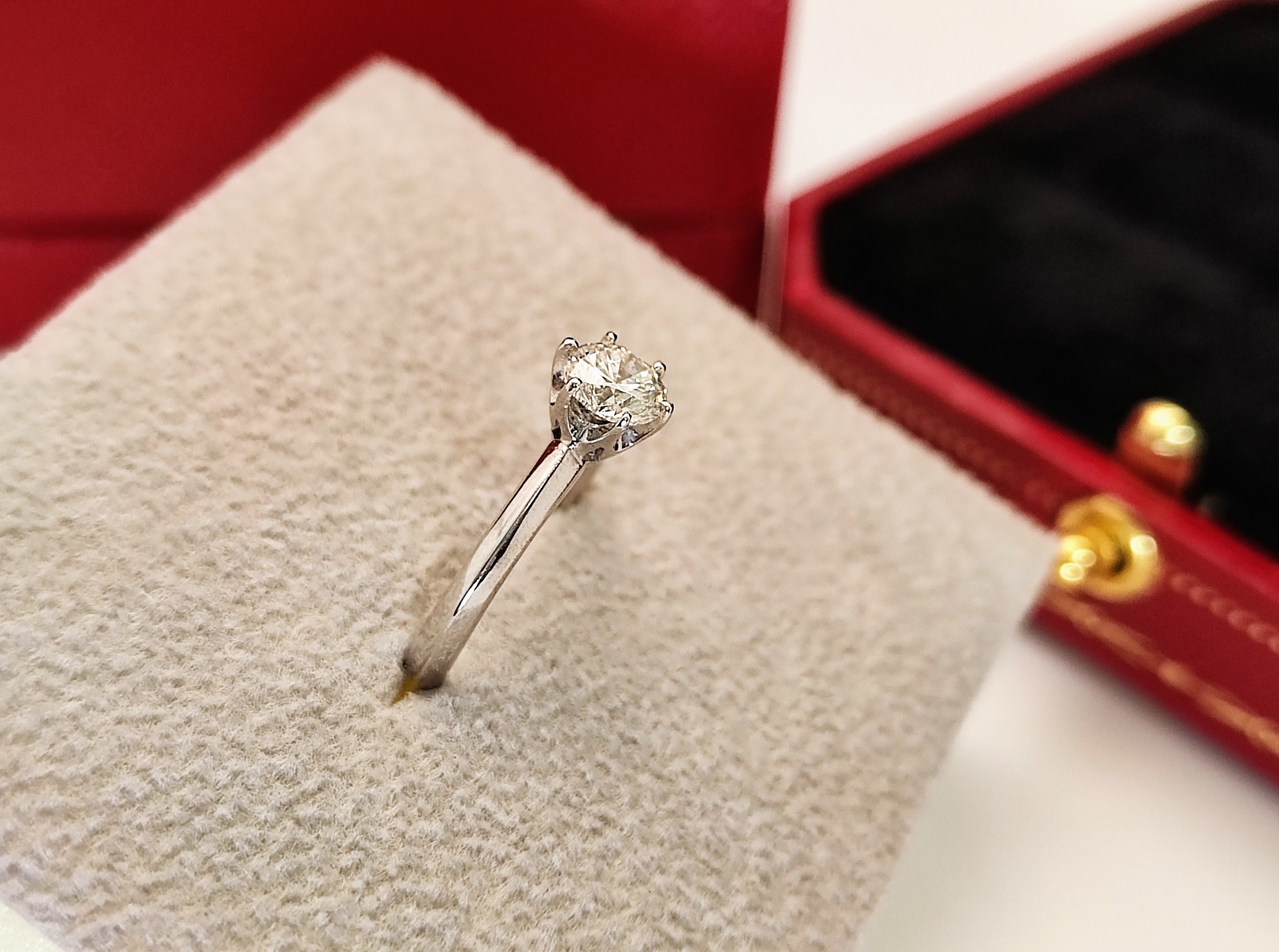 天然 鑽石戒指 六爪造型鑲崁 18K金 國內證書 主鑽50分 高貴大方 2