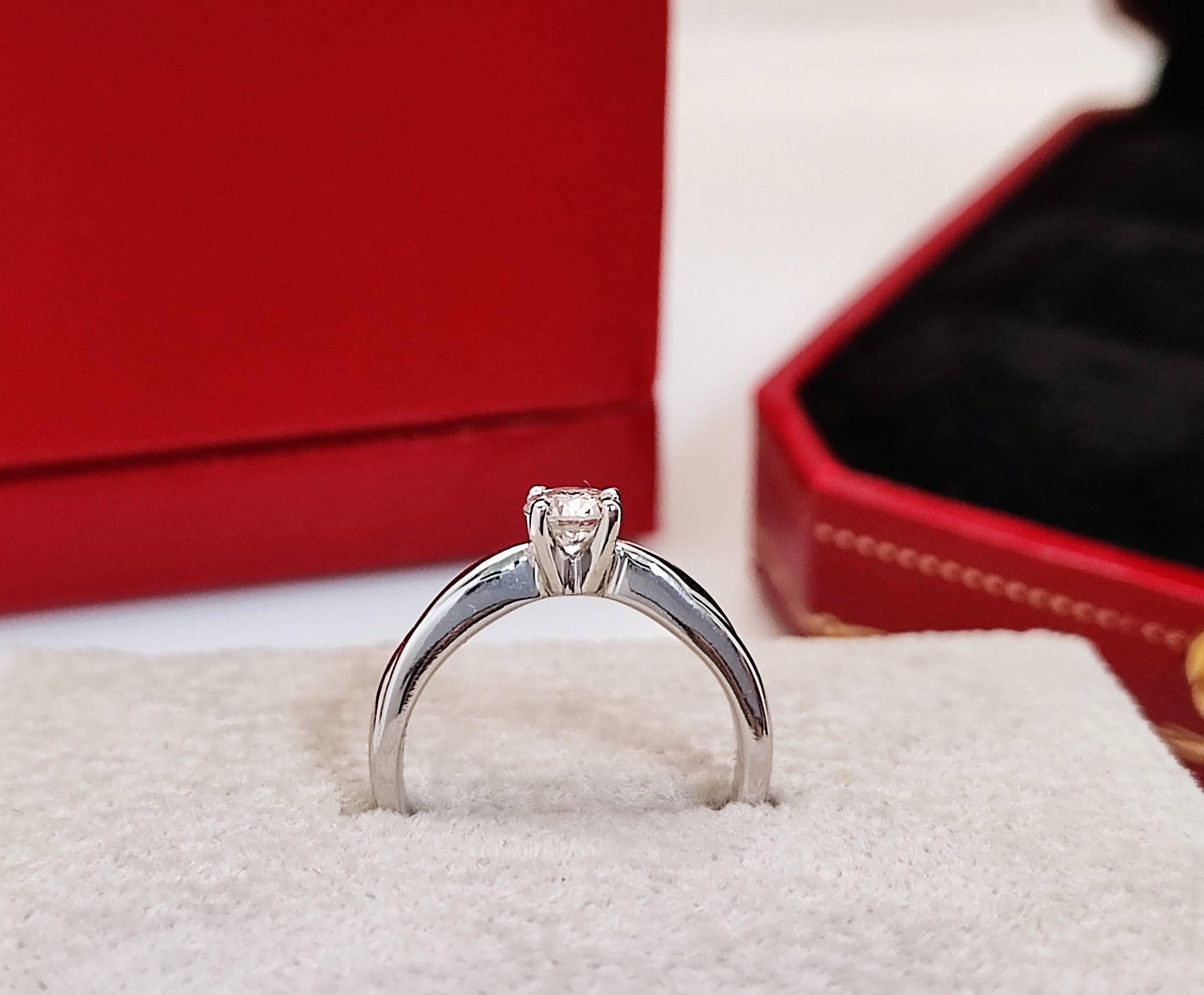 天然 鑽石戒指 四爪造型戒台 18K金鑲崁 國內證書 主鑽36分 簡潔大方 3