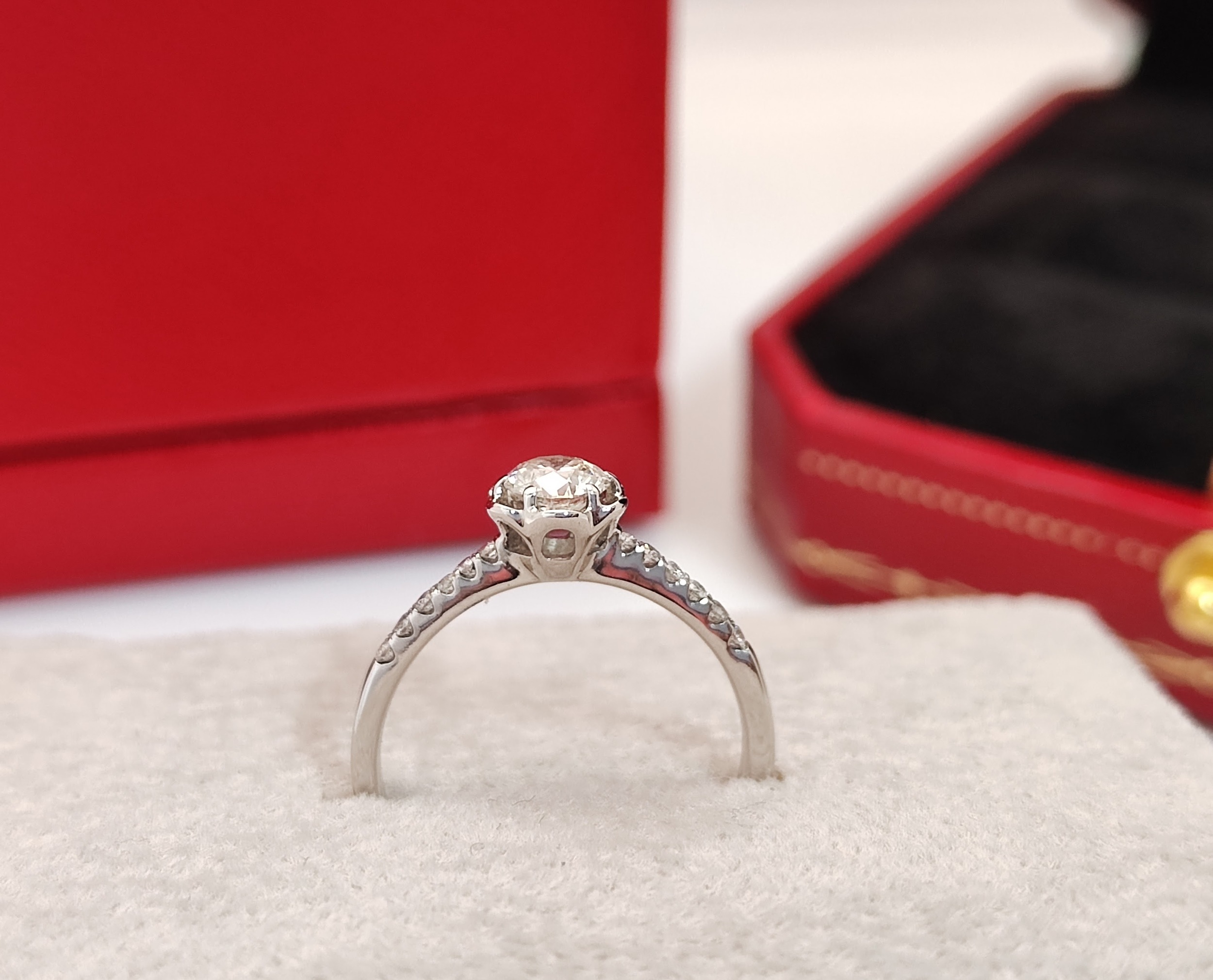 天然 鑽石戒指 花瓣鑲鑽戒台 18K金鑲崁 國內證書 主鑽35分 8心8箭車工 超級迷人 3