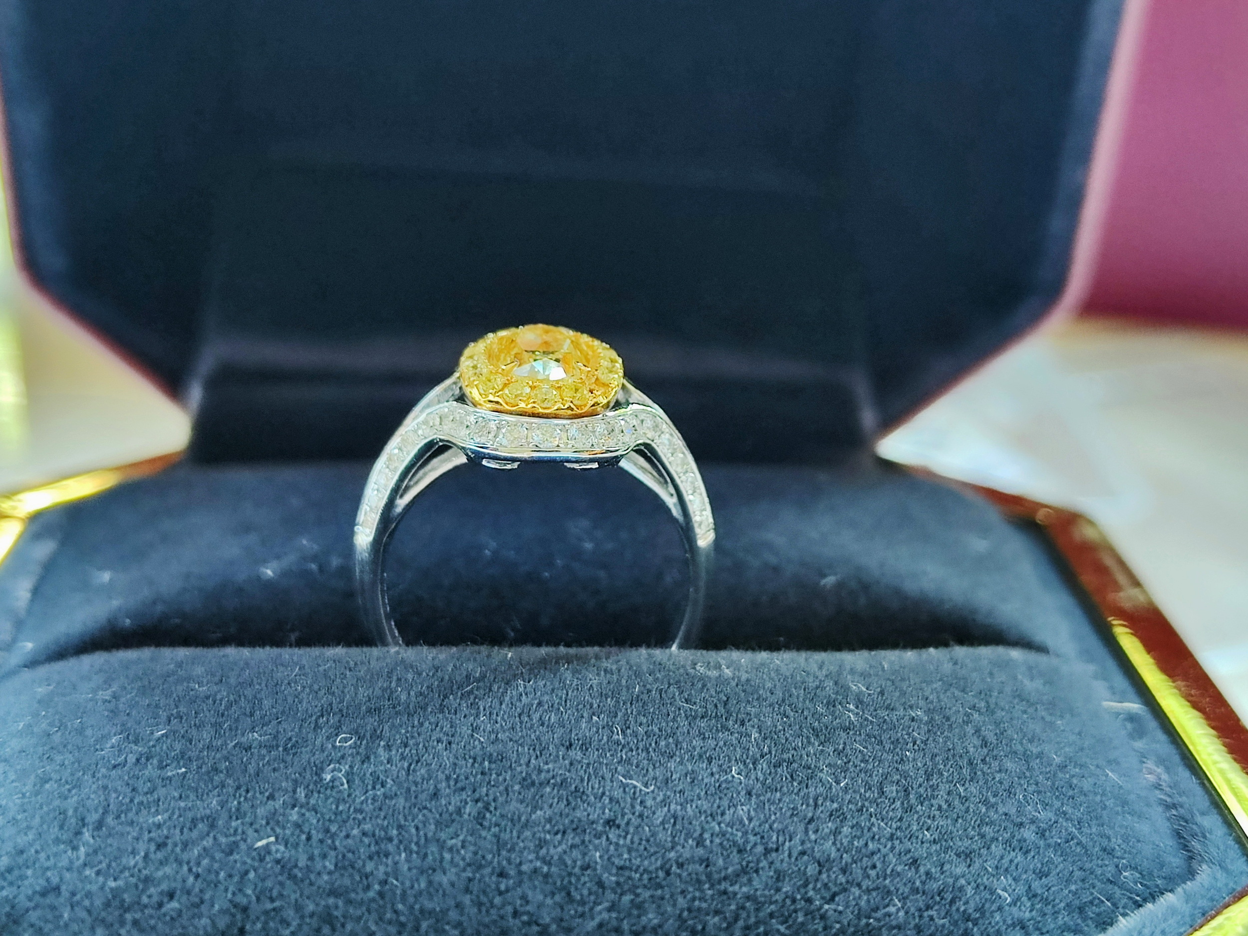 GIA黃金鑽 彩鑽 主石橢圓形 1.03克拉 FANCY INTENSE YELLOW等級 豪華鑲崁戒台 3