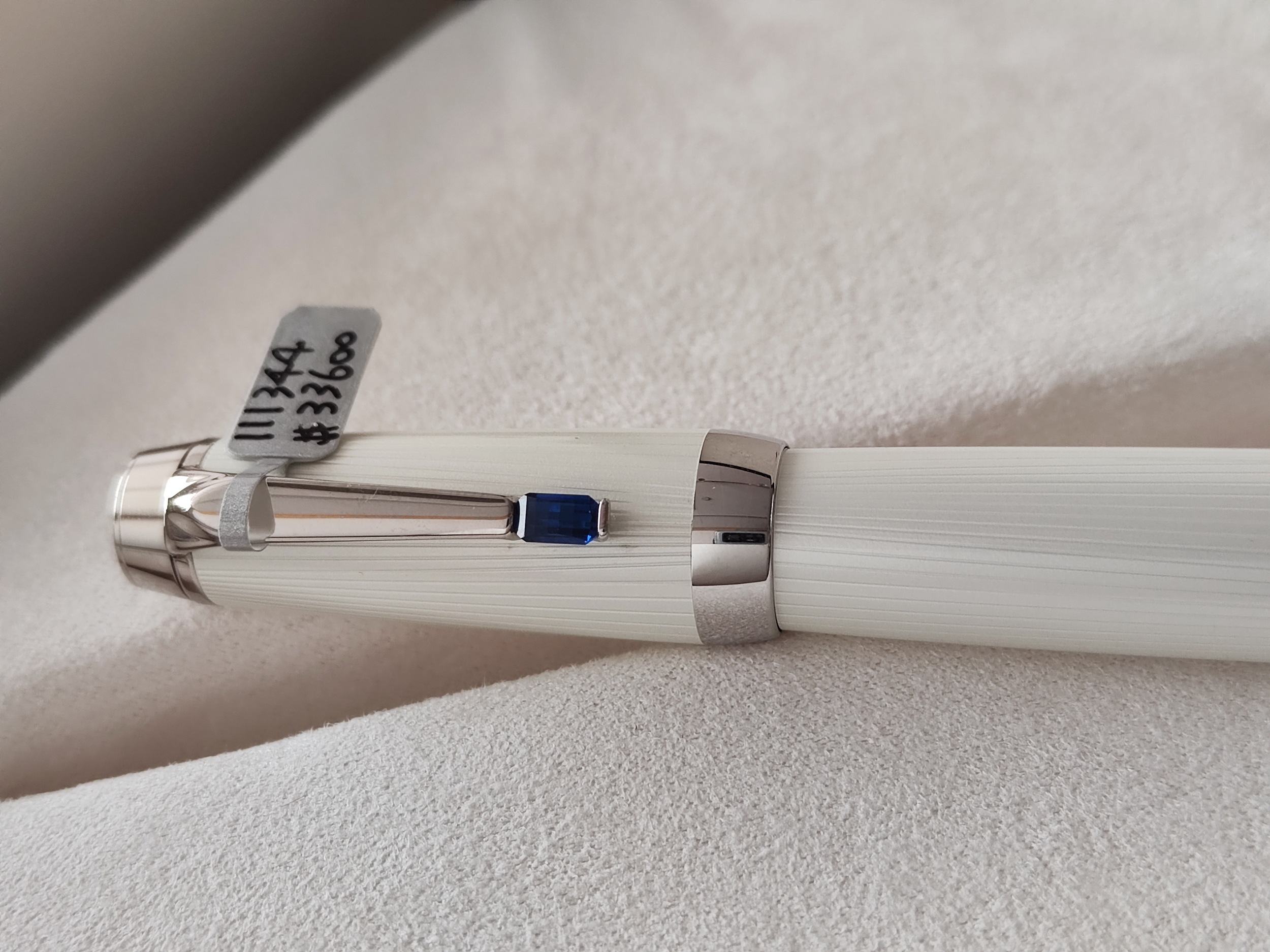 萬寶龍 Montblanc 全新 波希米亞 珍珠白 藍寶石 鋼珠筆~原廠盒單 4