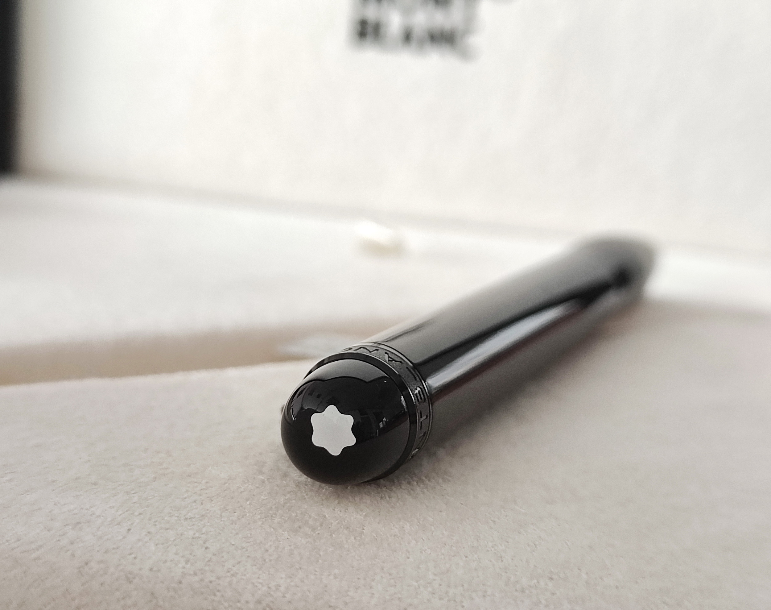 萬寶龍 Montblanc 全新 星際行者 BlackCosmos系列 黑色筆身 原子筆/鋼珠筆~原廠盒單 2