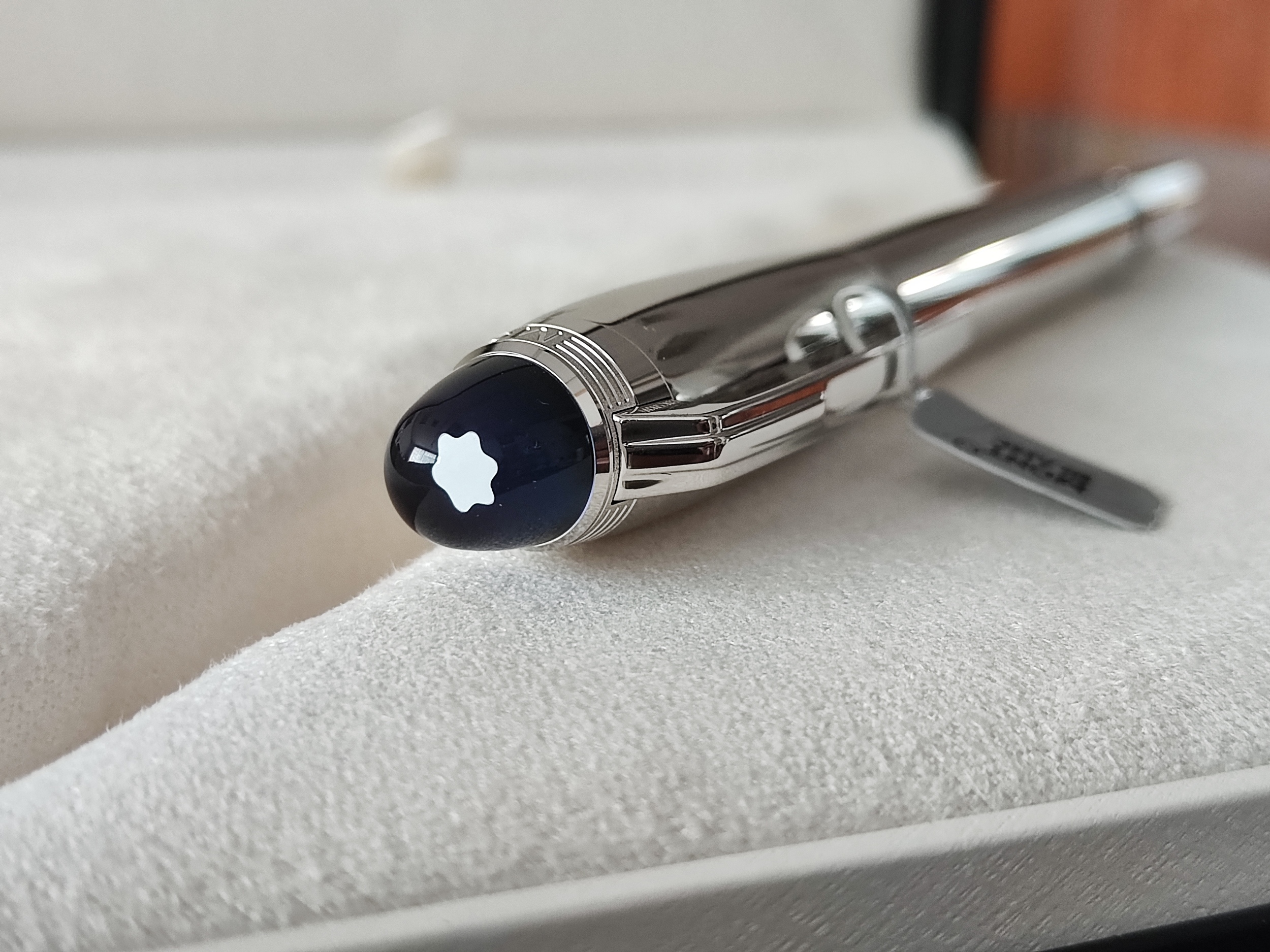 萬寶龍 Montblanc 全新 星際行者 鍍鉑金 金屬鋼筆 漂浮六角星標誌~原廠盒單 2