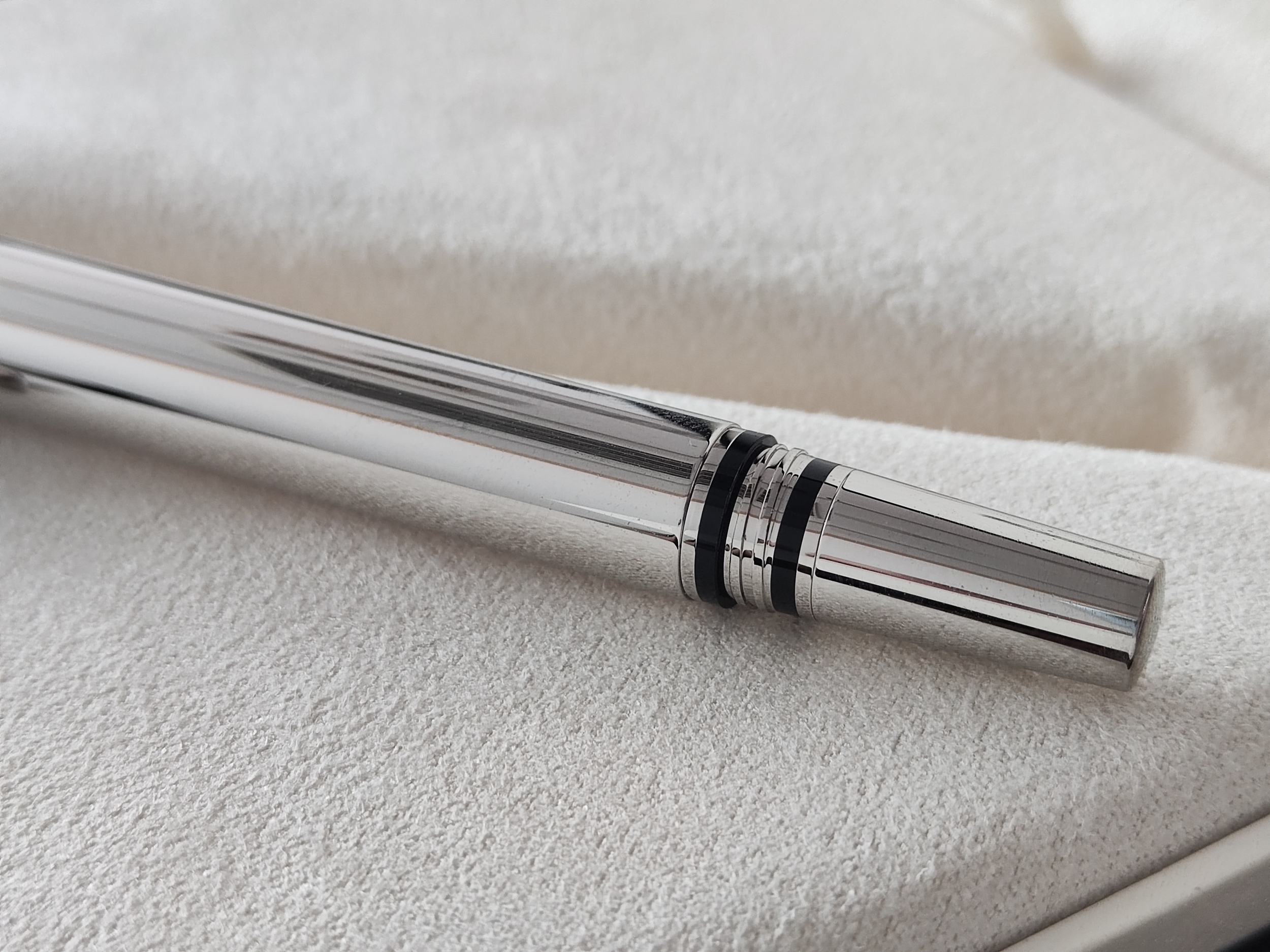 萬寶龍 Montblanc 全新 星際行者 鍍鉑金 金屬鋼筆 漂浮六角星標誌~原廠盒單 3