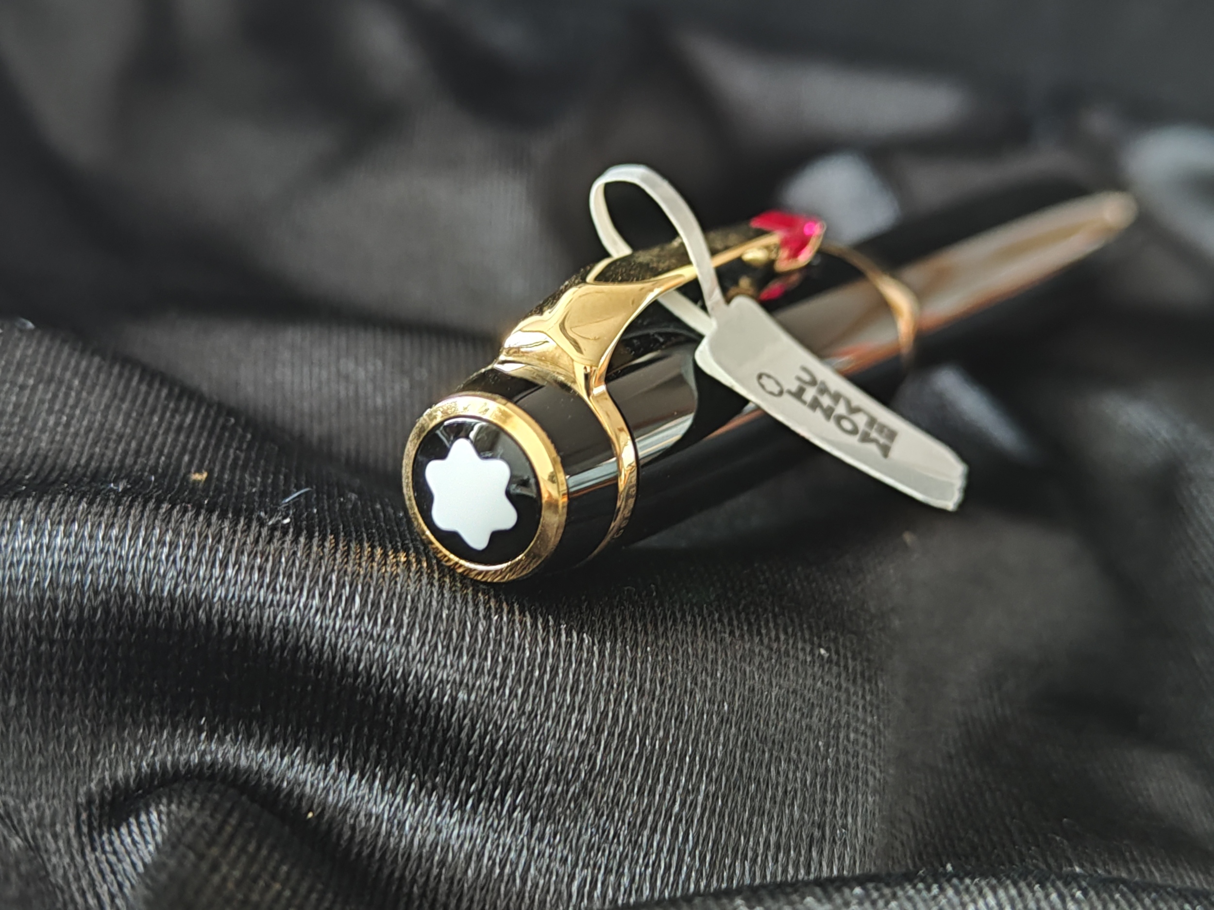 萬寶龍 Montblanc 全新 波希米亞 黑色 鋼珠筆 紅寶石~原廠盒單 2