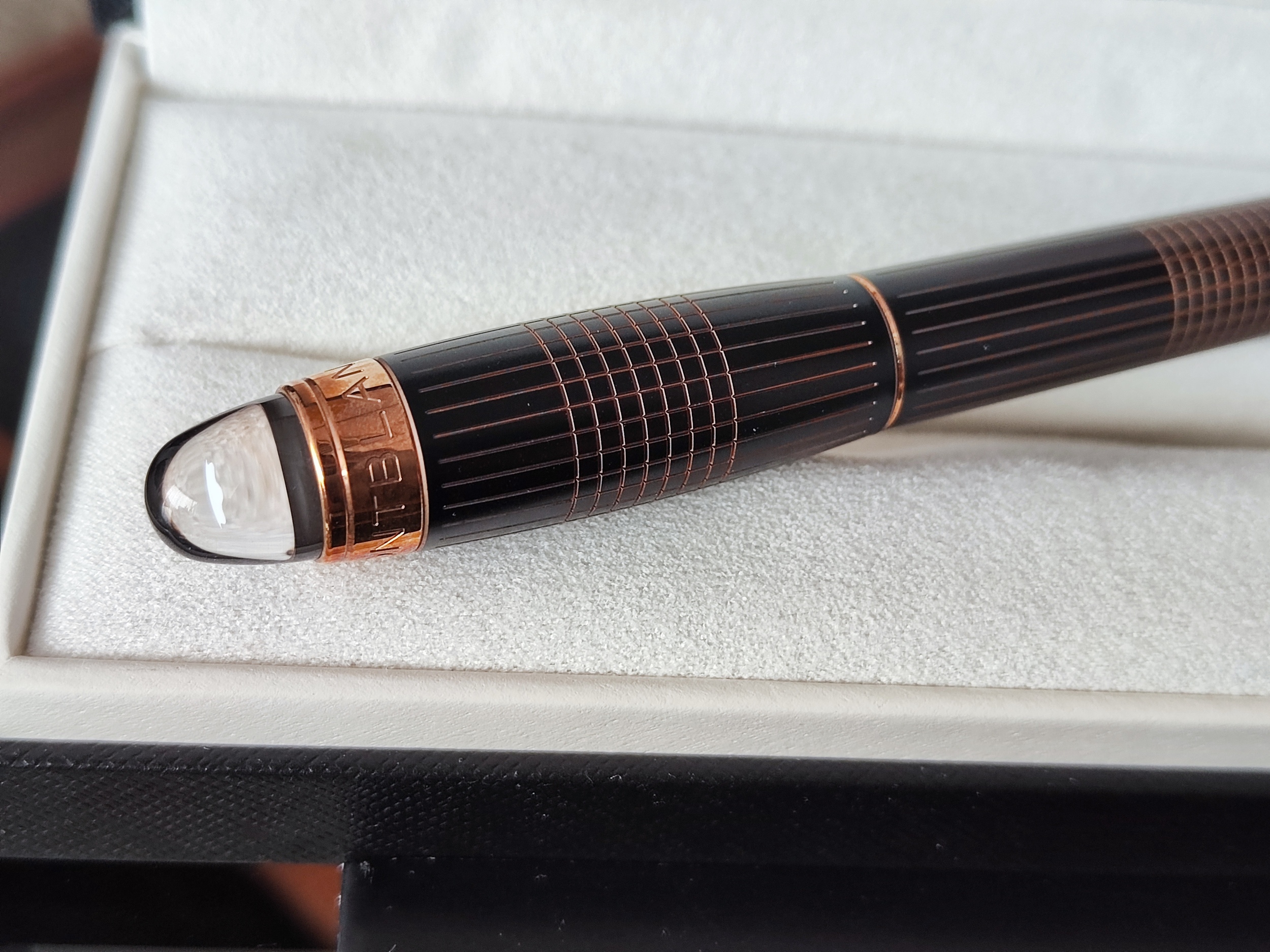 萬寶龍 Montblanc 全新 漂浮玫瑰金 金屬格紋 鋼珠筆~原廠盒單 3