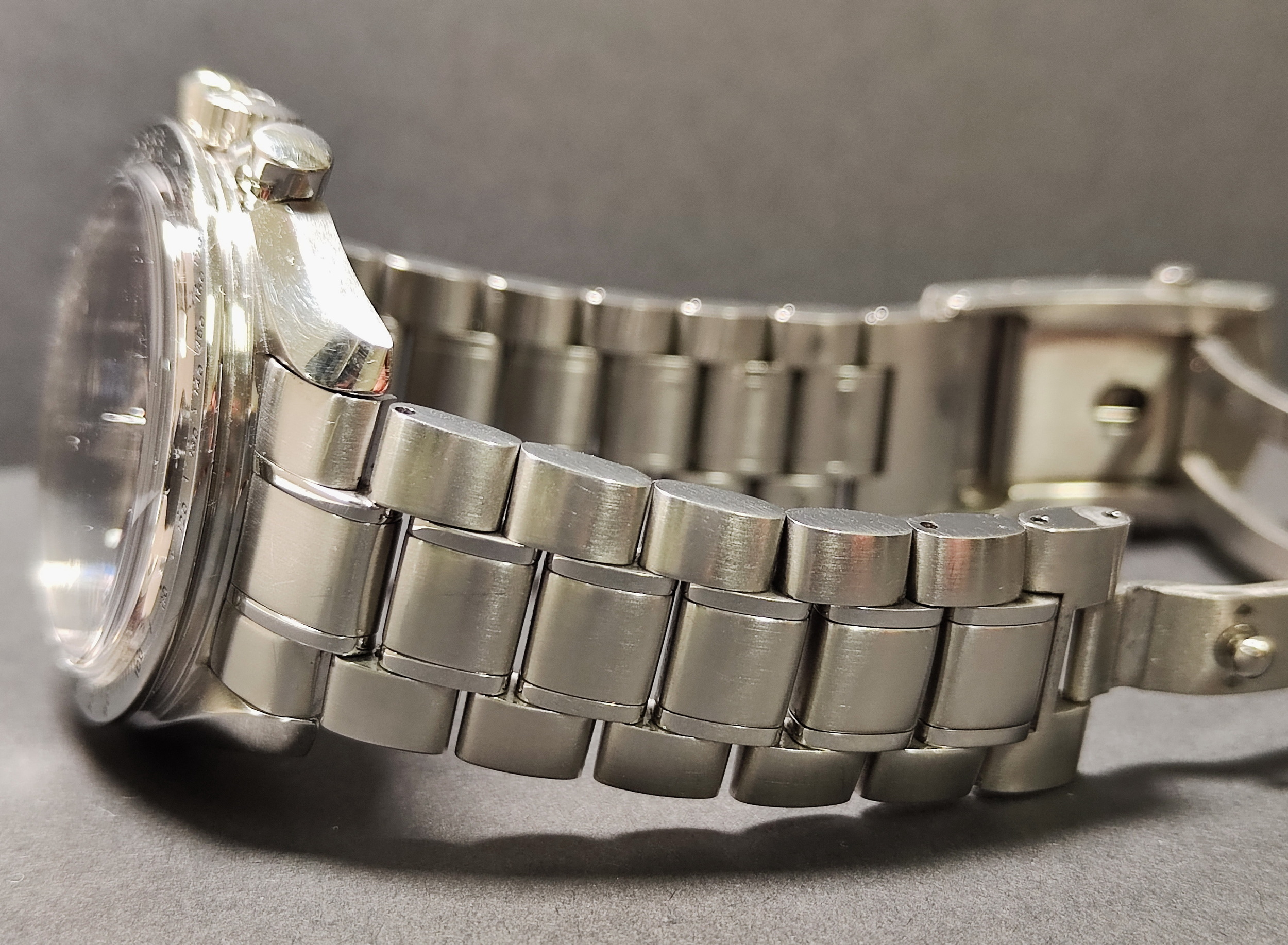 OMEGA 超霸 speedmaster 舒馬克 F1特別款 大錶徑42mm 熊貓面盤 計時功能 全球限量~原廠盒單 7