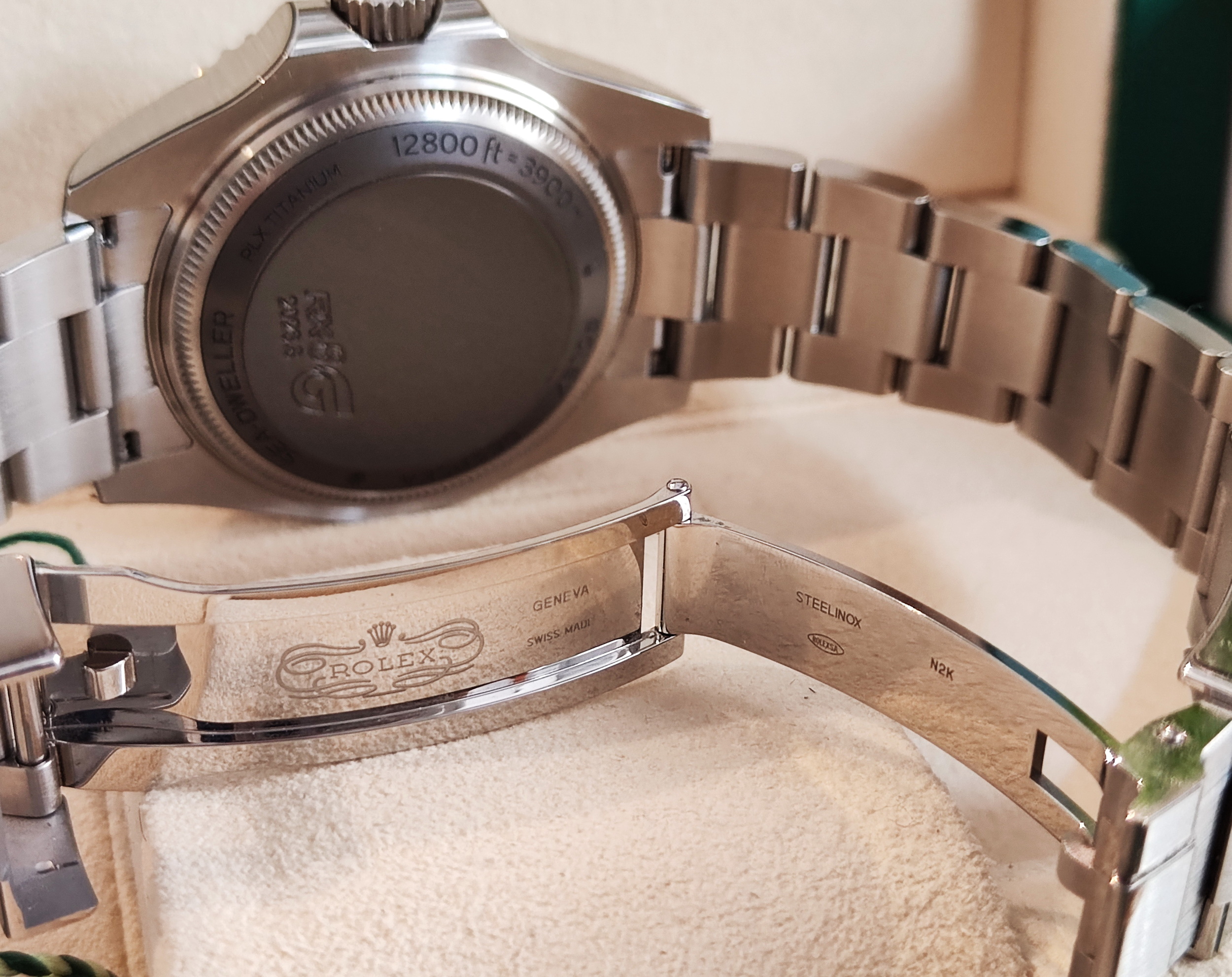 勞力士 最新 漸藍 水鬼王 136660DB 大錶徑44mm 自動上鍊 黑水鬼 136660~原廠盒單 2024近新 7