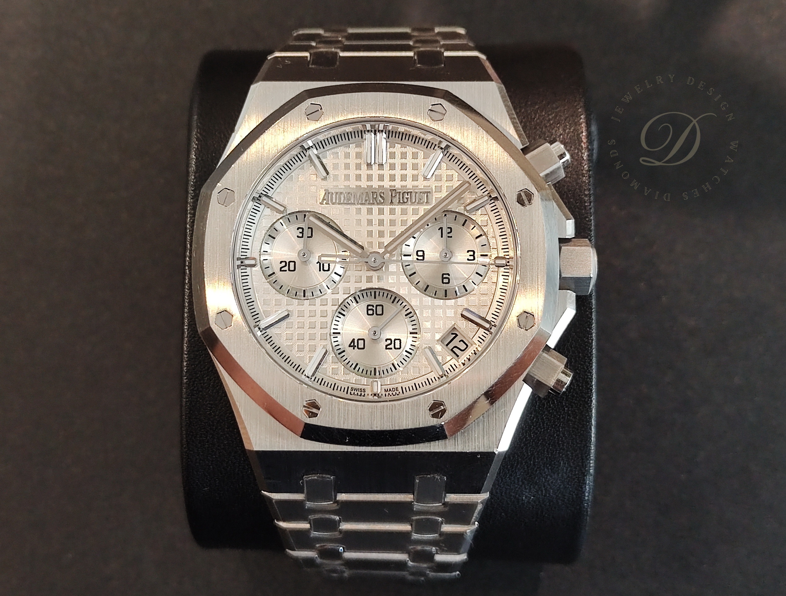 愛彼 AP 皇家橡樹 50周年紀念款 26240 大錶徑41mm 自動上鍊 透明底蓋 專屬自動盤~原廠盒單