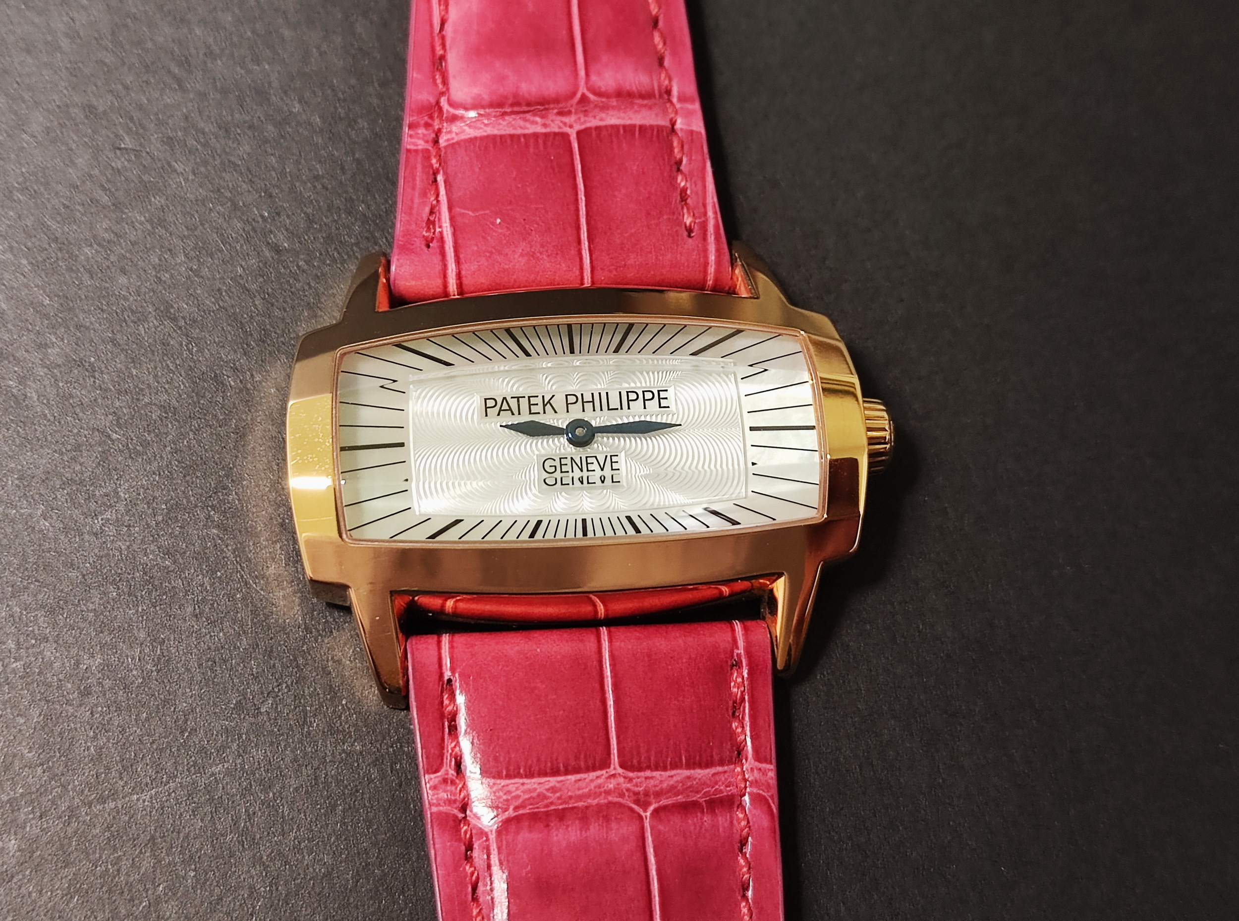 PP 百達翡麗 4980R 玫瑰金 白色珍珠母貝 雕花面盤 石英機芯 長方形錶殼~原廠盒單 未使用品 3