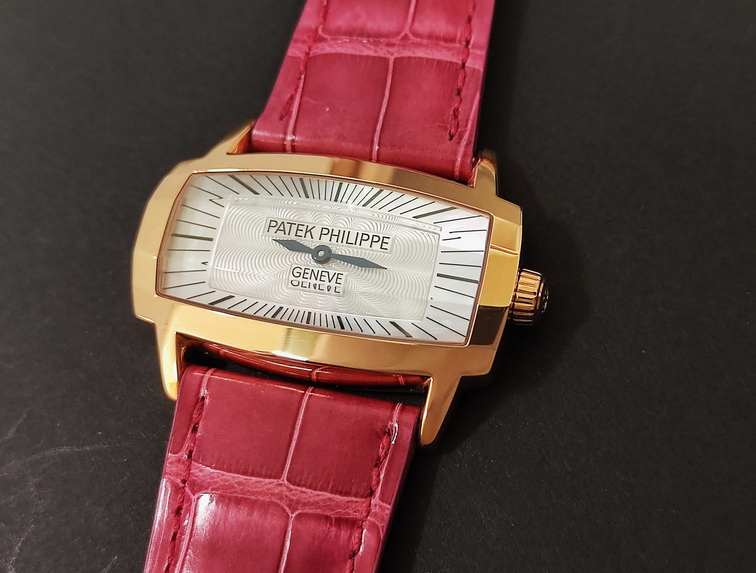 PP 百達翡麗 4980R 玫瑰金 白色珍珠母貝 雕花面盤 石英機芯 長方形錶殼~原廠盒單 未使用品 5