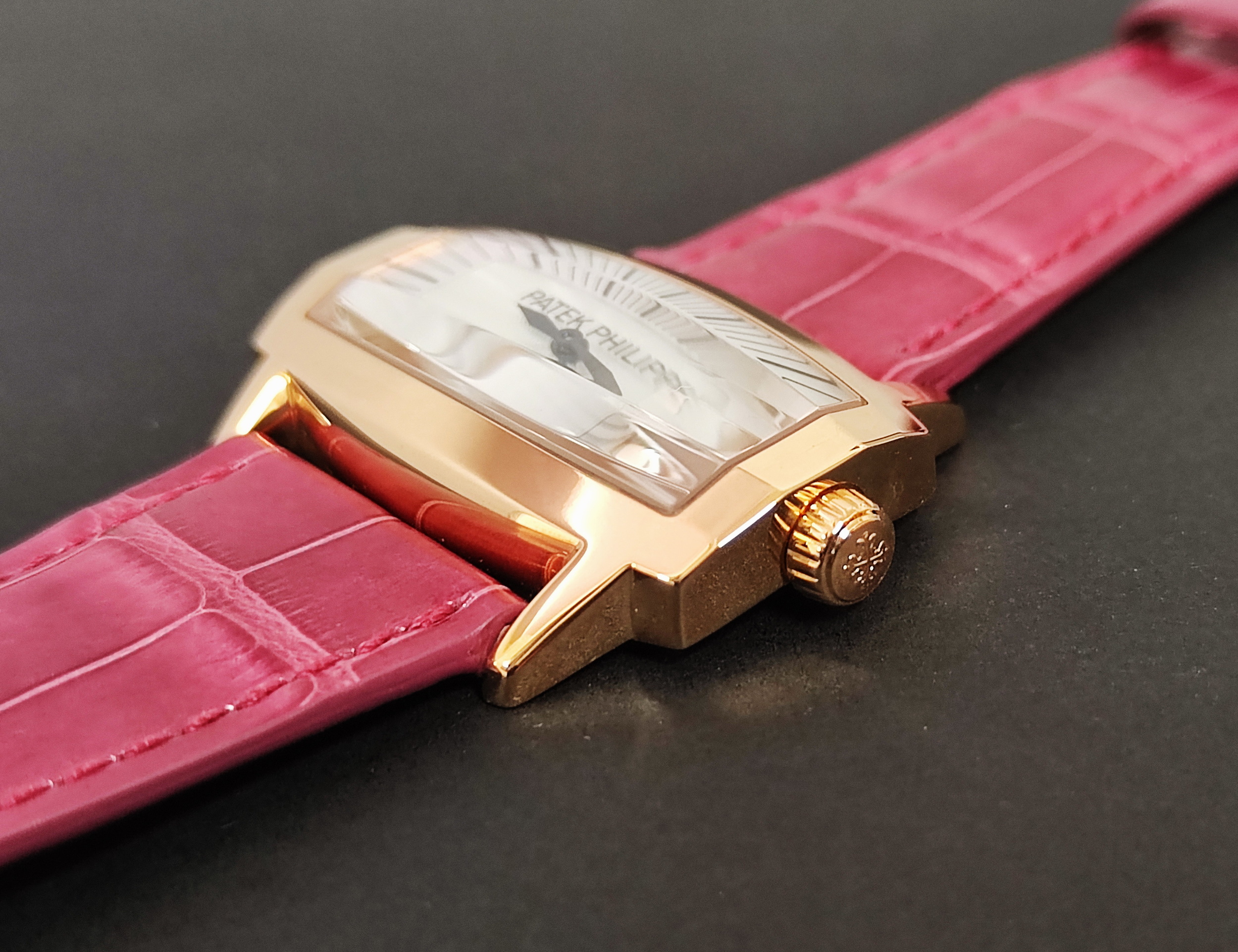 PP 百達翡麗 4980R 玫瑰金 白色珍珠母貝 雕花面盤 石英機芯 長方形錶殼~原廠盒單 未使用品 8