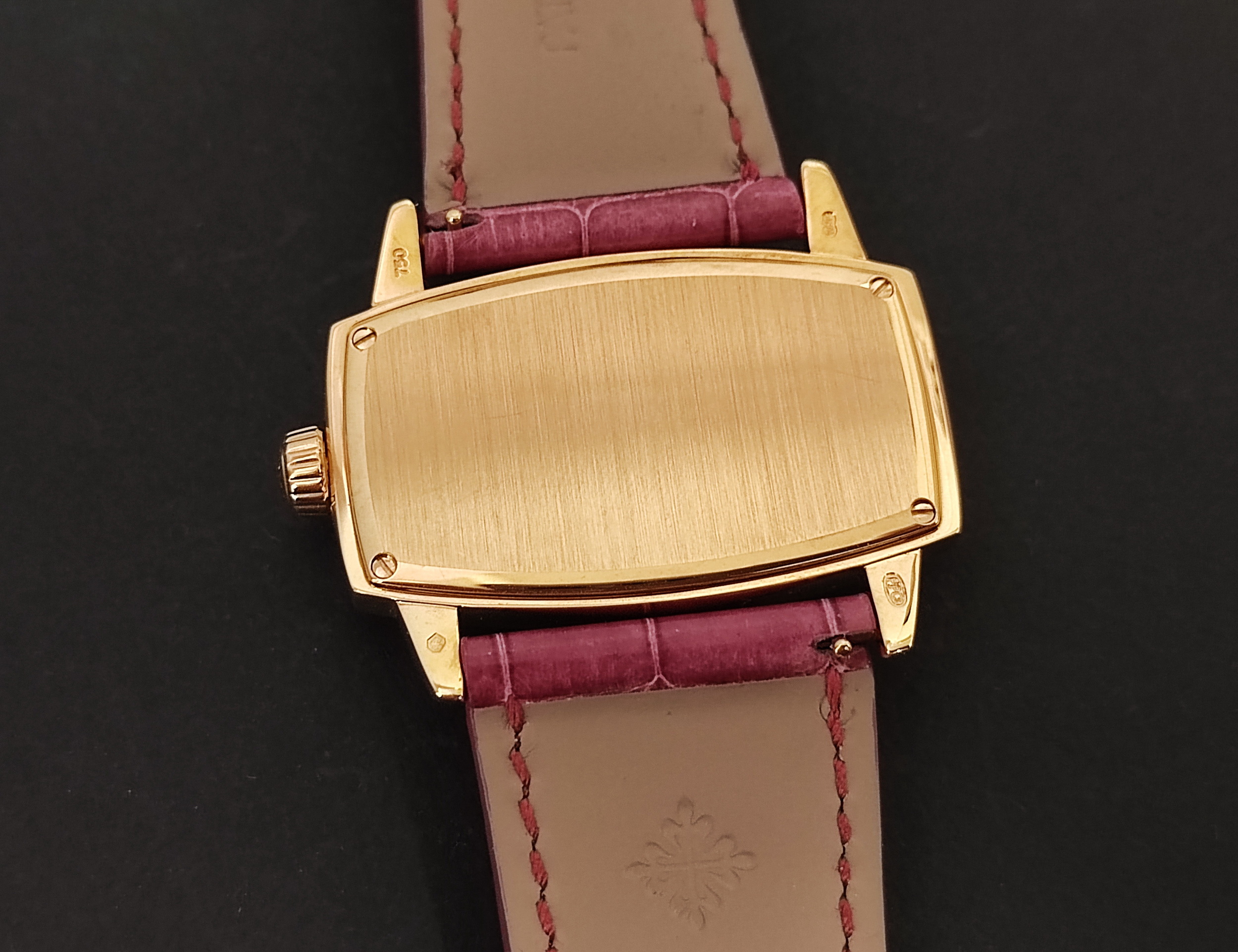 PP 百達翡麗 4980R 玫瑰金 白色珍珠母貝 雕花面盤 石英機芯 長方形錶殼~原廠盒單 未使用品 7