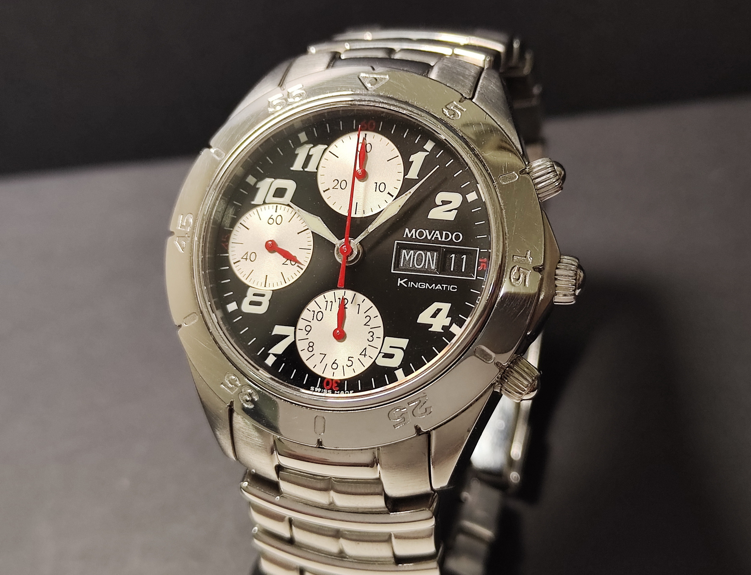 摩凡陀 MOVADO 熊貓面盤 小年曆 錶徑39mm 自動上鍊  計時功能 7750機芯 2