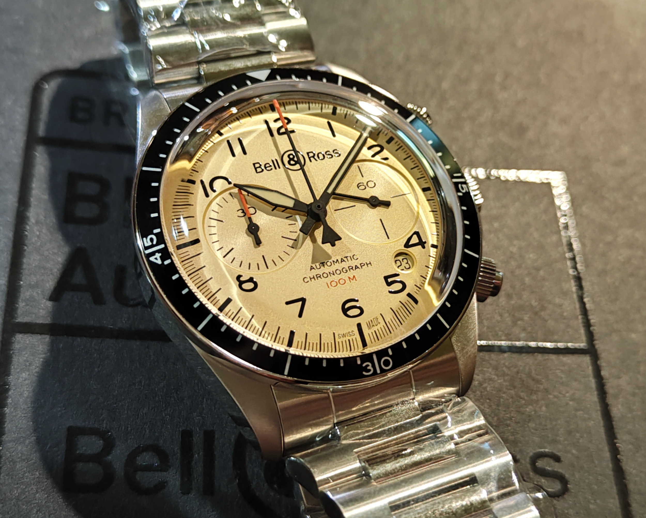 柏萊士 全新 BR V2-94 飛行錶 軍米色面盤 大錶徑41mm 自動上鍊 計時功能 原廠鋼帶~原廠盒單 2024AD 3