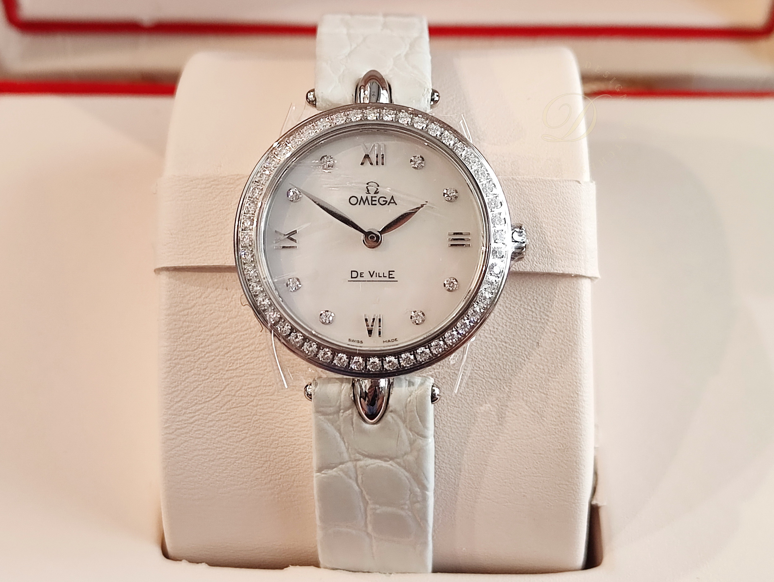 OMEGA 碟飛系列 全新 原鑲鑽圈 白色珍珠母貝面盤 錶徑27.4mm 自動上鍊~原廠盒單 國內AD 2