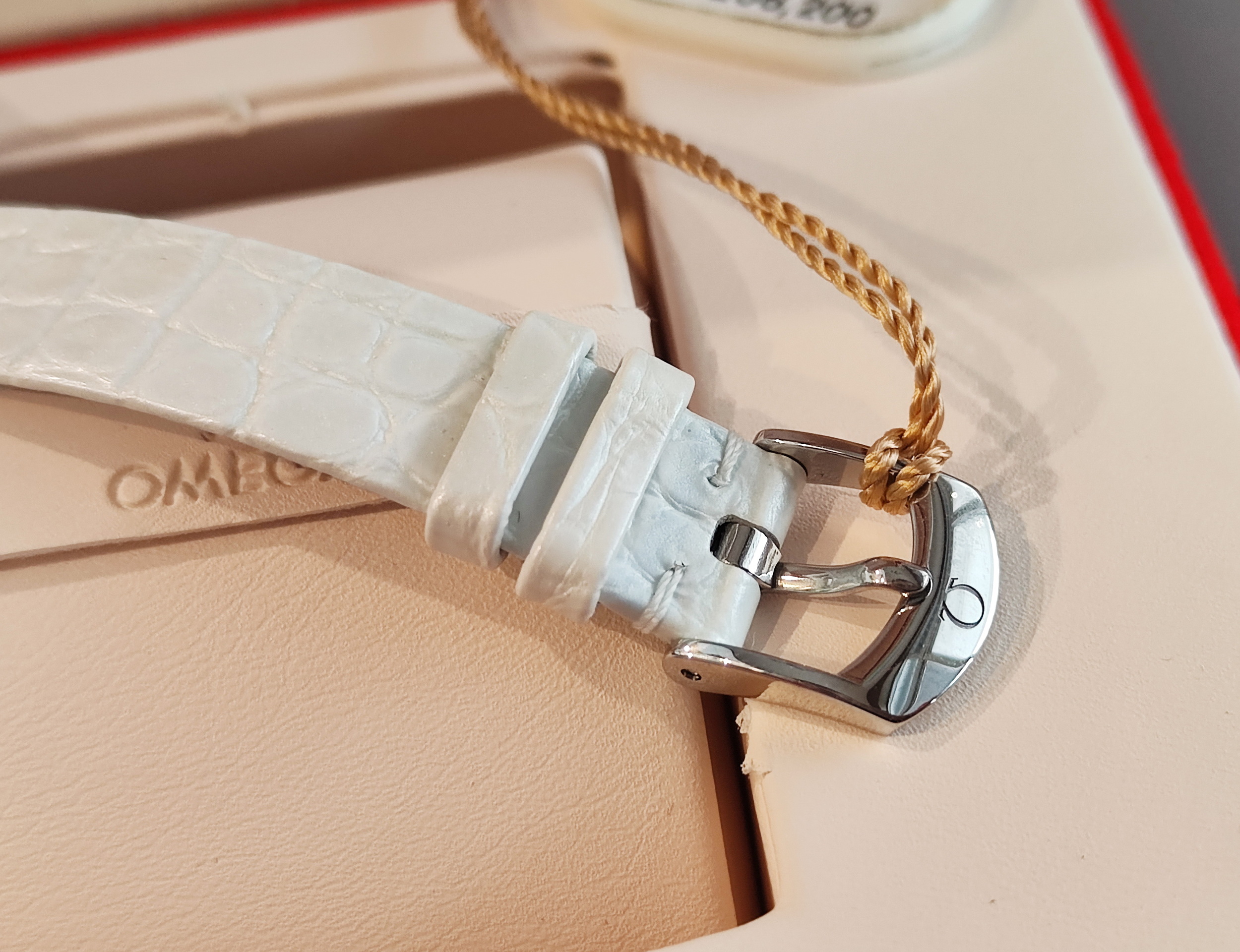 OMEGA 碟飛系列 全新 原鑲鑽圈 白色珍珠母貝面盤 錶徑27.4mm 自動上鍊~原廠盒單 國內AD 5