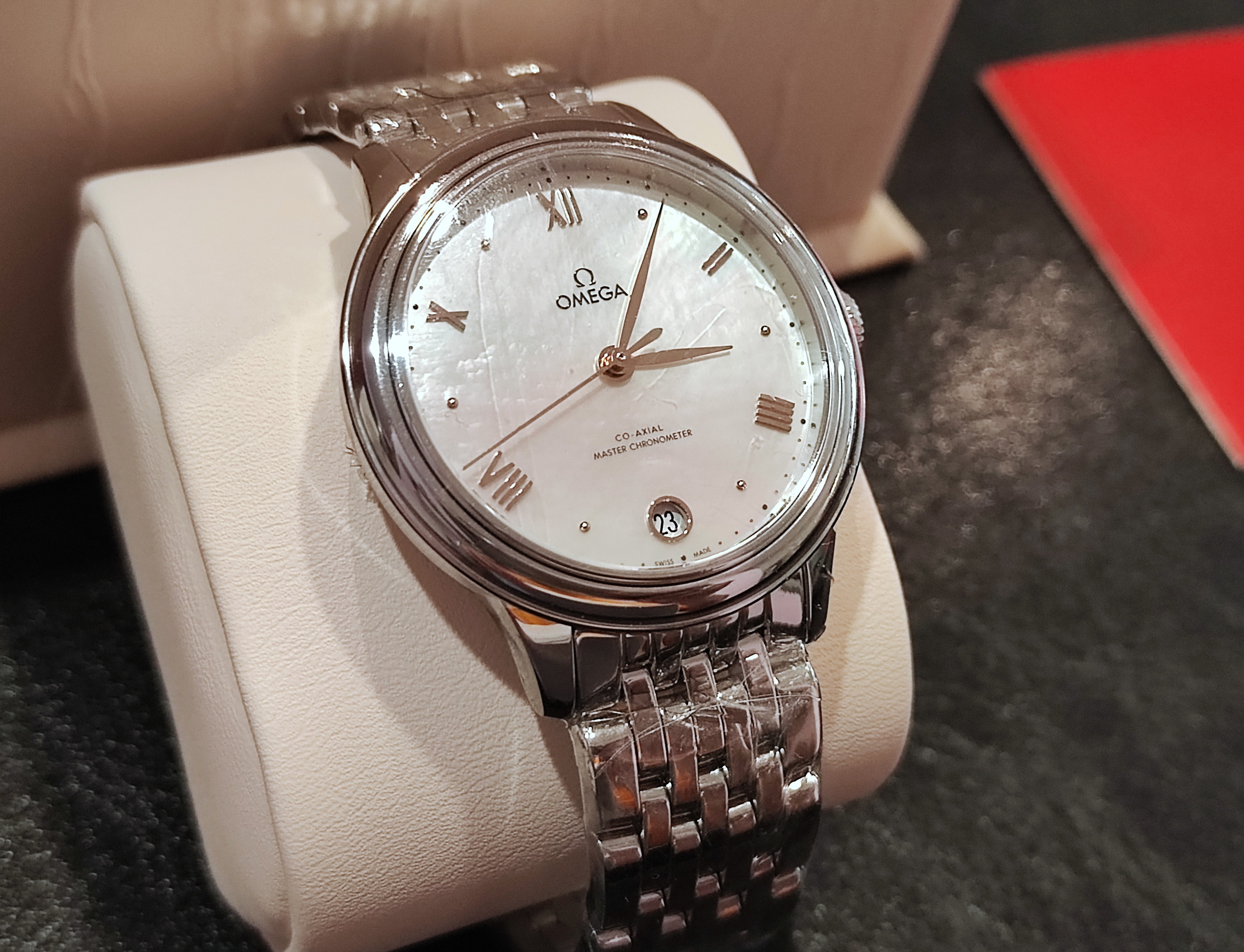 OMEGA 全新 女用 碟飛系列 錶徑34mm 自動上鍊 白色珍珠母貝面盤~原廠盒單 國內AD 3