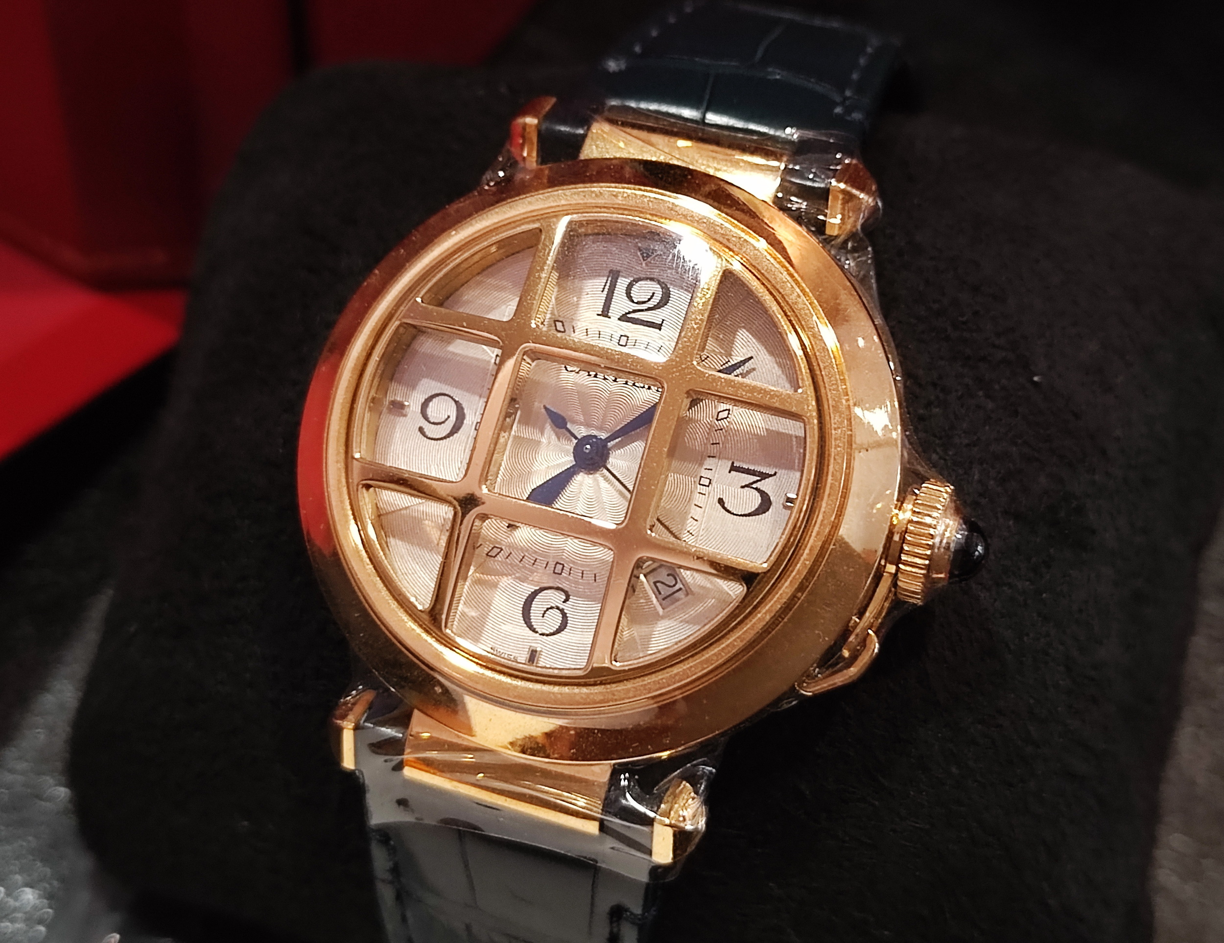 卡地亞 CARTIER 全新 PASHA 黃K金錶殼 大錶徑41mm 自動上鍊 可拆式井字格柵~原廠盒單 2024 2