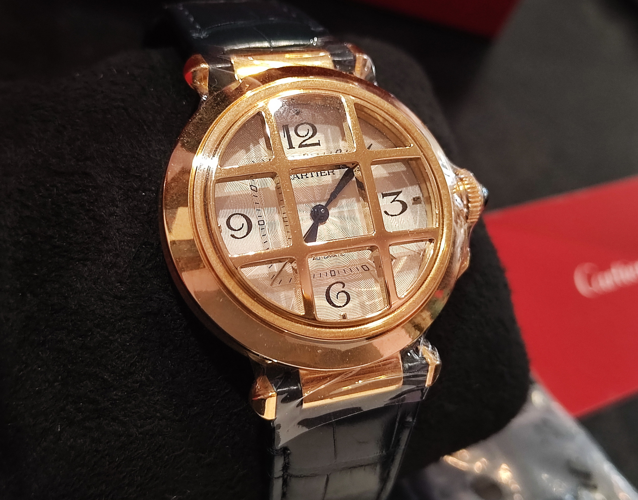 卡地亞 CARTIER 全新 PASHA 黃K金錶殼 大錶徑41mm 自動上鍊 可拆式井字格柵~原廠盒單 2024 3
