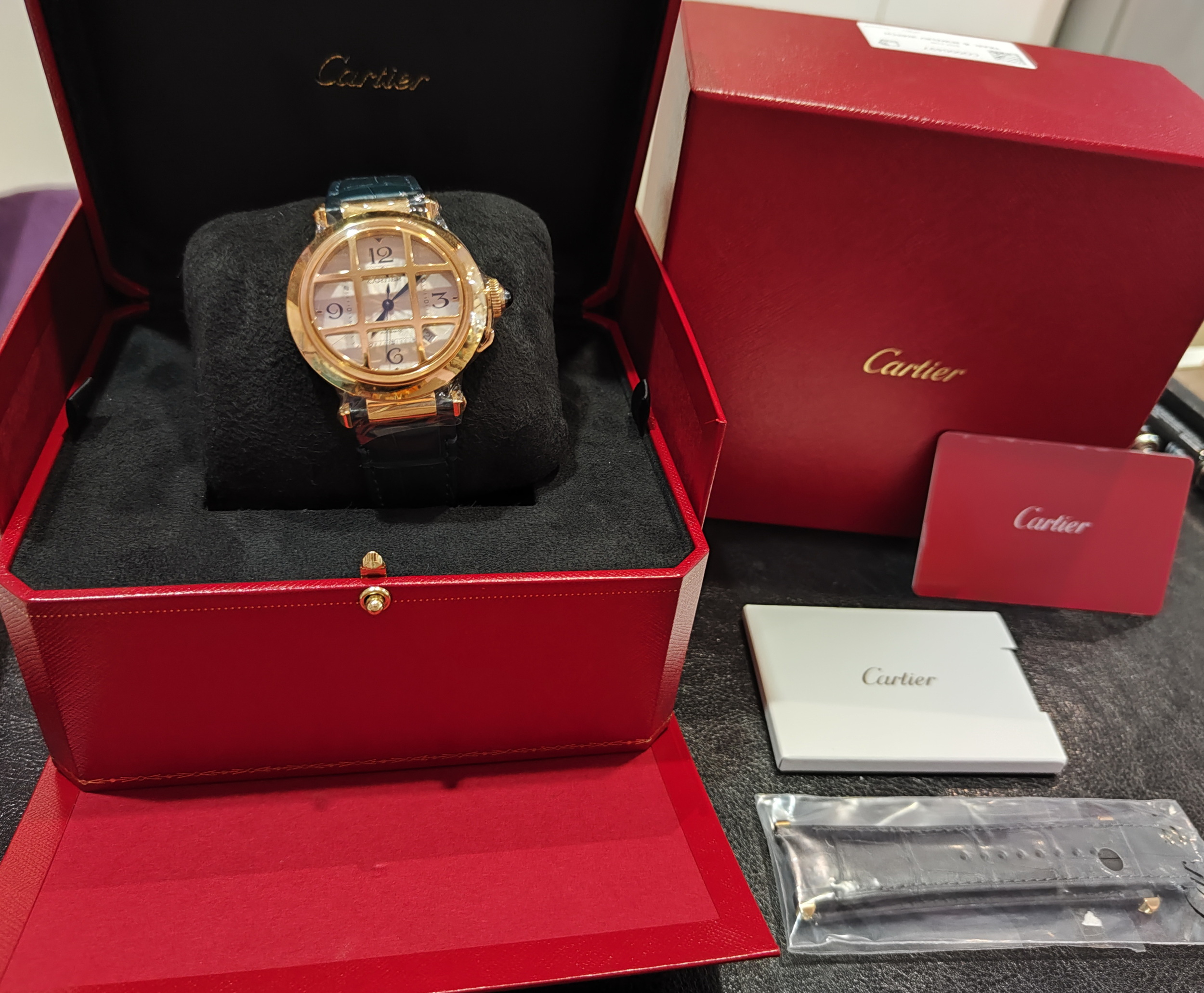 卡地亞 CARTIER 全新 PASHA 黃K金錶殼 大錶徑41mm 自動上鍊 可拆式井字格柵~原廠盒單 2024 6