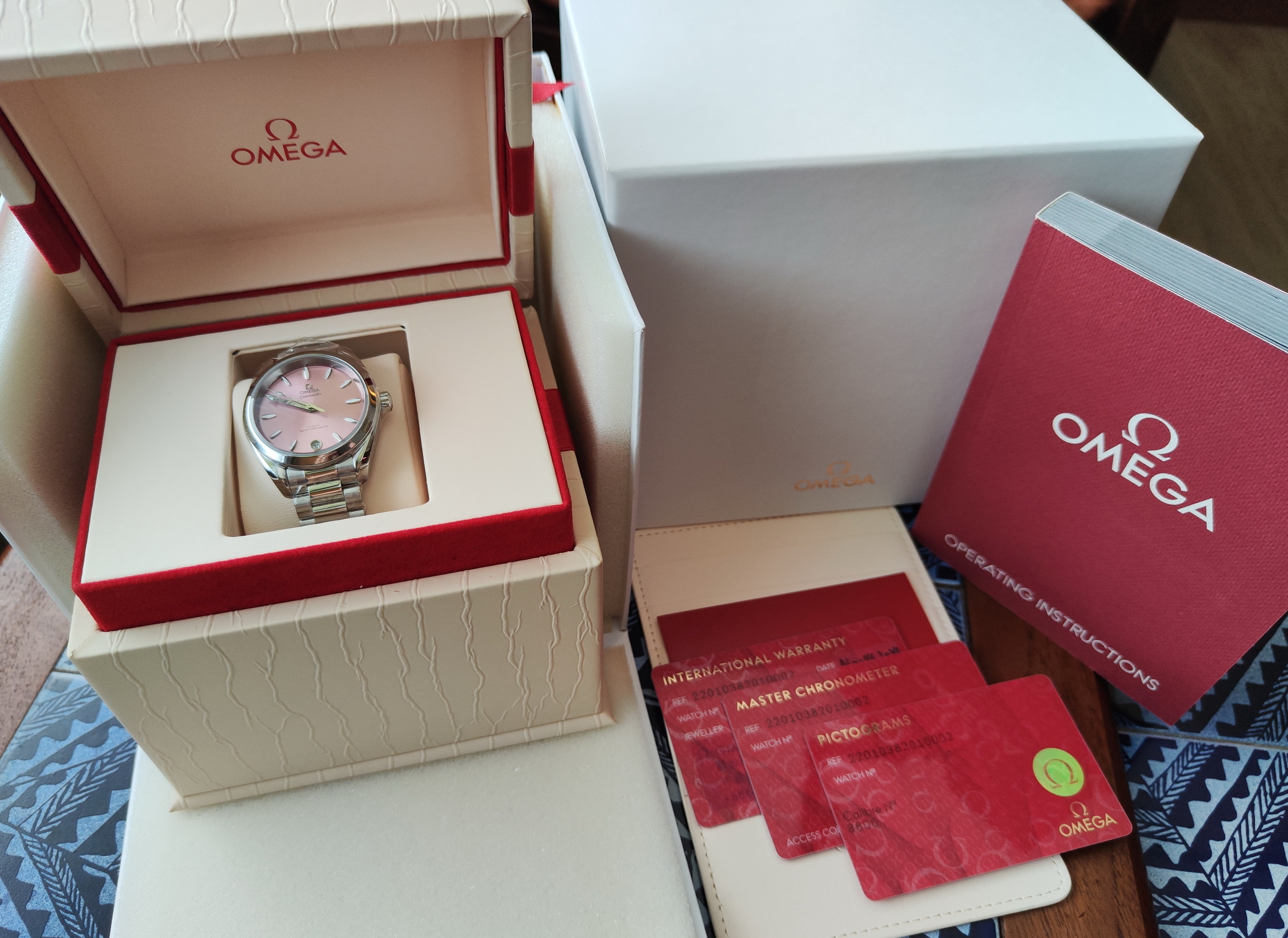 OMEGA 全新 海馬 SHADES系列 粉紅面盤 錶徑34mm 自動上鍊~原廠盒單 國內AD 7