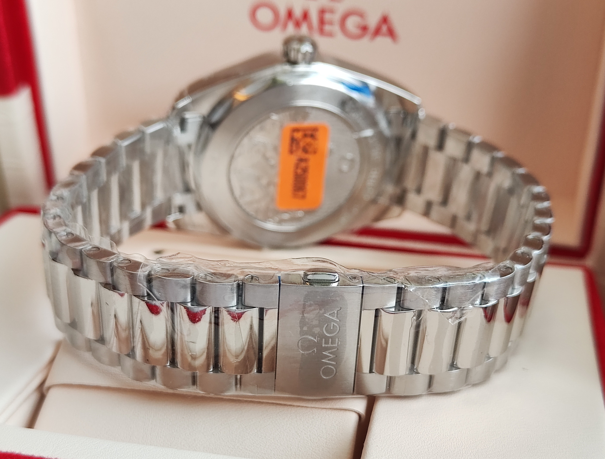 OMEGA 全新 海馬 Summer Blue 漸層藍色面盤 錶徑38mm 自動上鍊~原廠盒單 2024 7