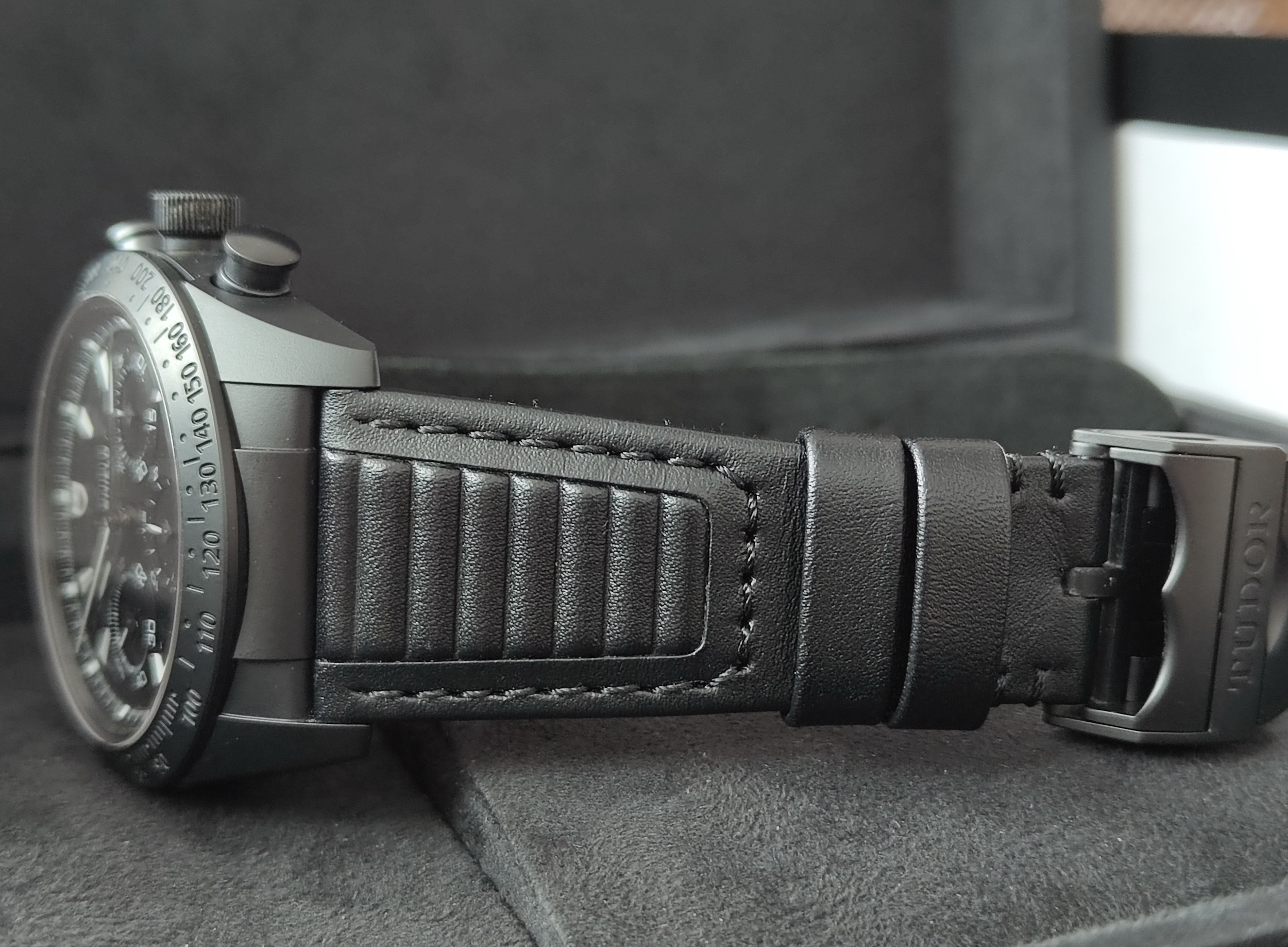 TUDOR 帝舵 Fastrider 黑陶瓷 42000 大錶徑42mm 自動上鍊 計時功能~原廠盒單 6