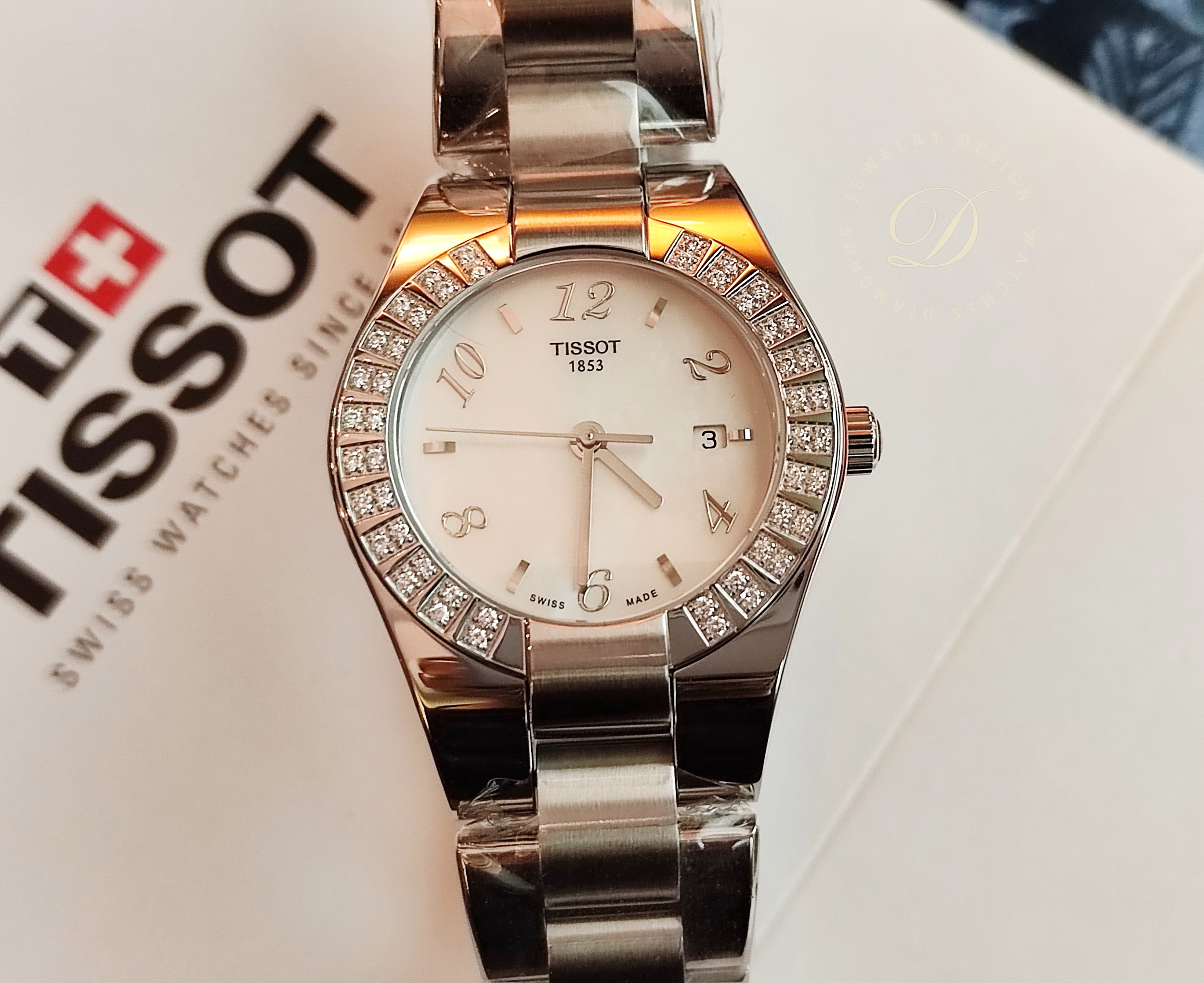 天梭 TISSOT 全新 GLAM SPORT 女仕 原鑲鑽錶 珍珠母貝面盤 錶徑32mm 石英機芯~原廠盒單 未使用品