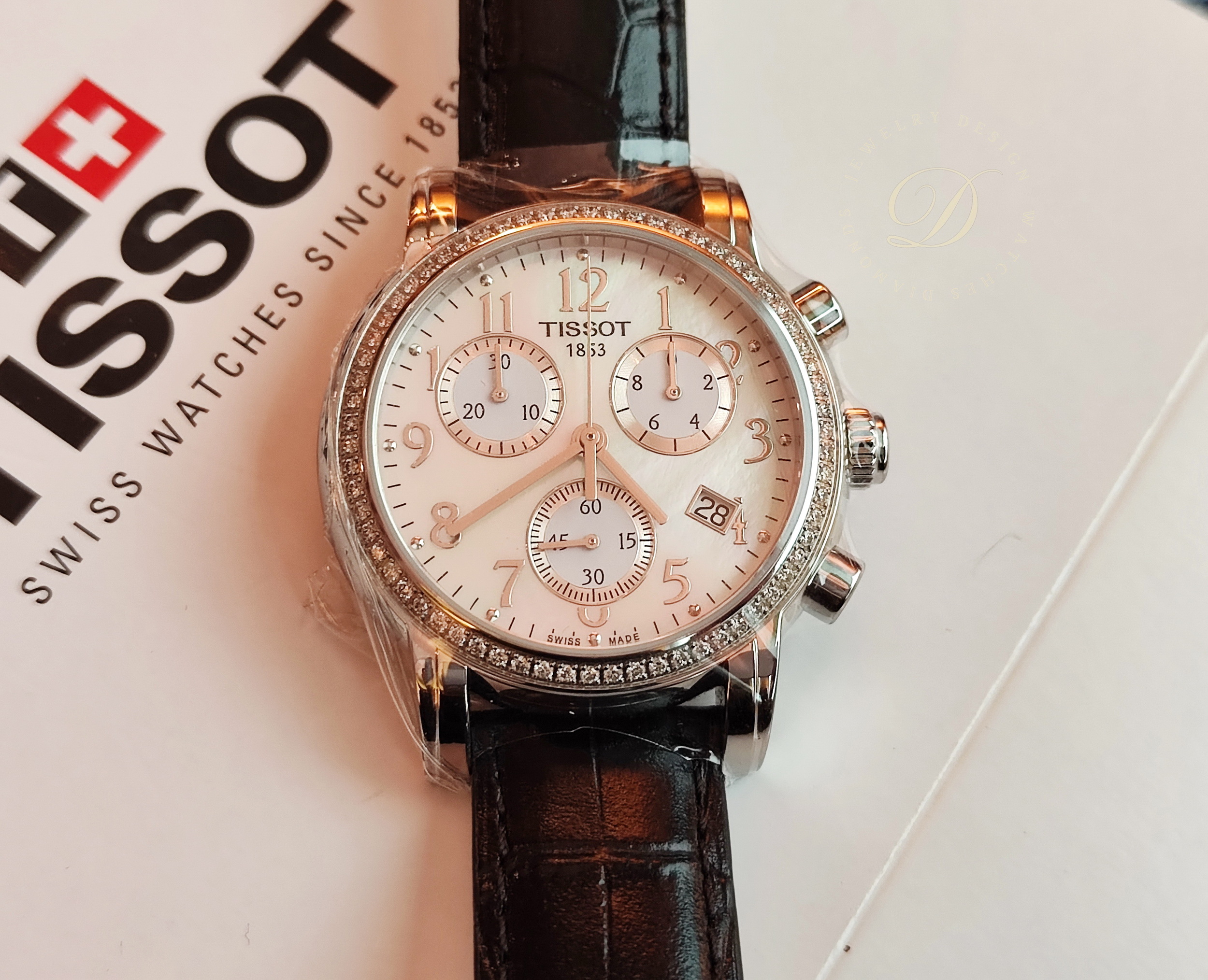 天梭 TISSOT 全新 Lady 女仕 原鑲鑽圈 珍珠母貝面盤 錶徑35mm 原裝石英機芯~原廠盒單 未使用品